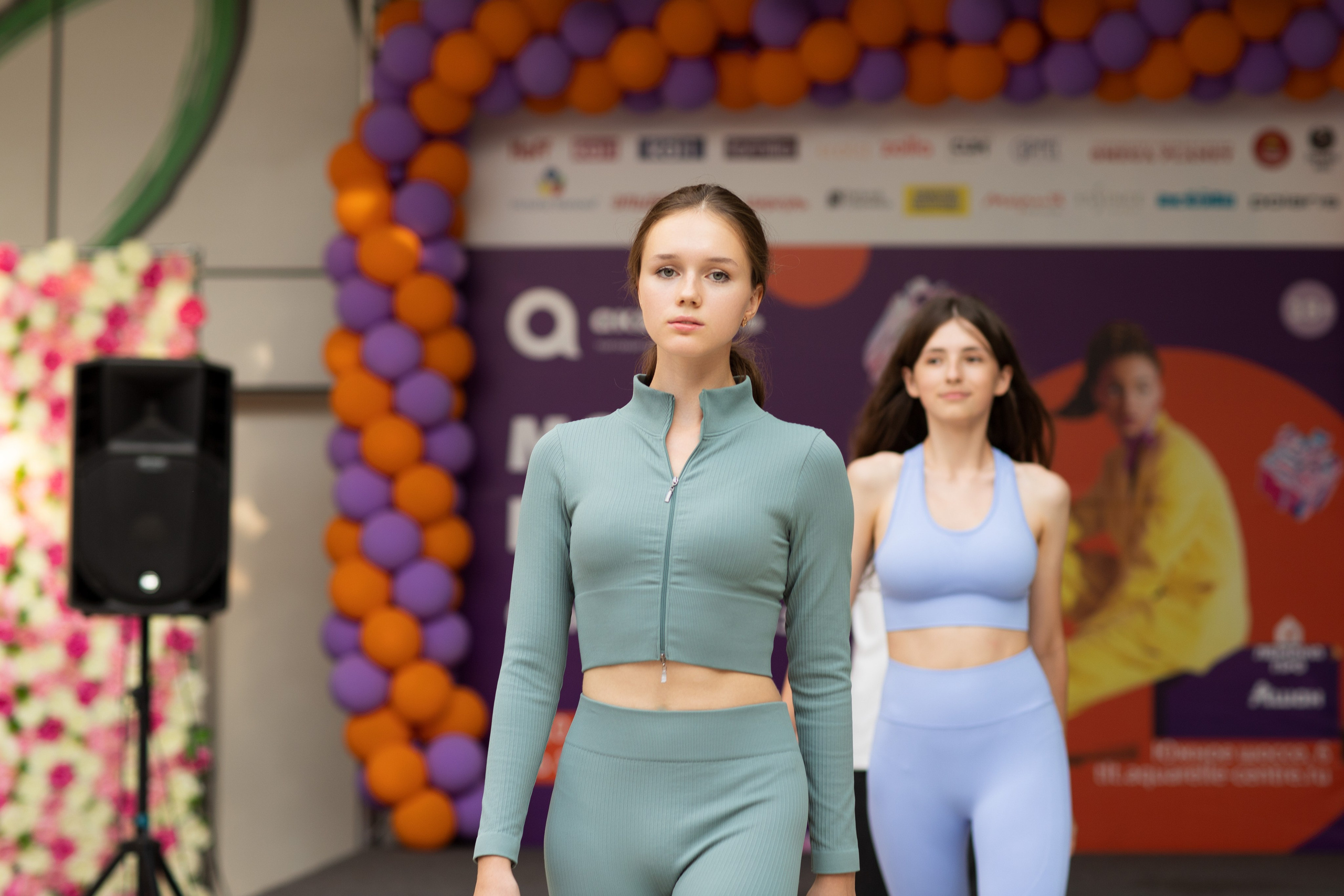 Показ коллекции «Kari kids» в ТЦ «Акварель», г. Тольятти. Международное модельное материнское агентство «Open models»