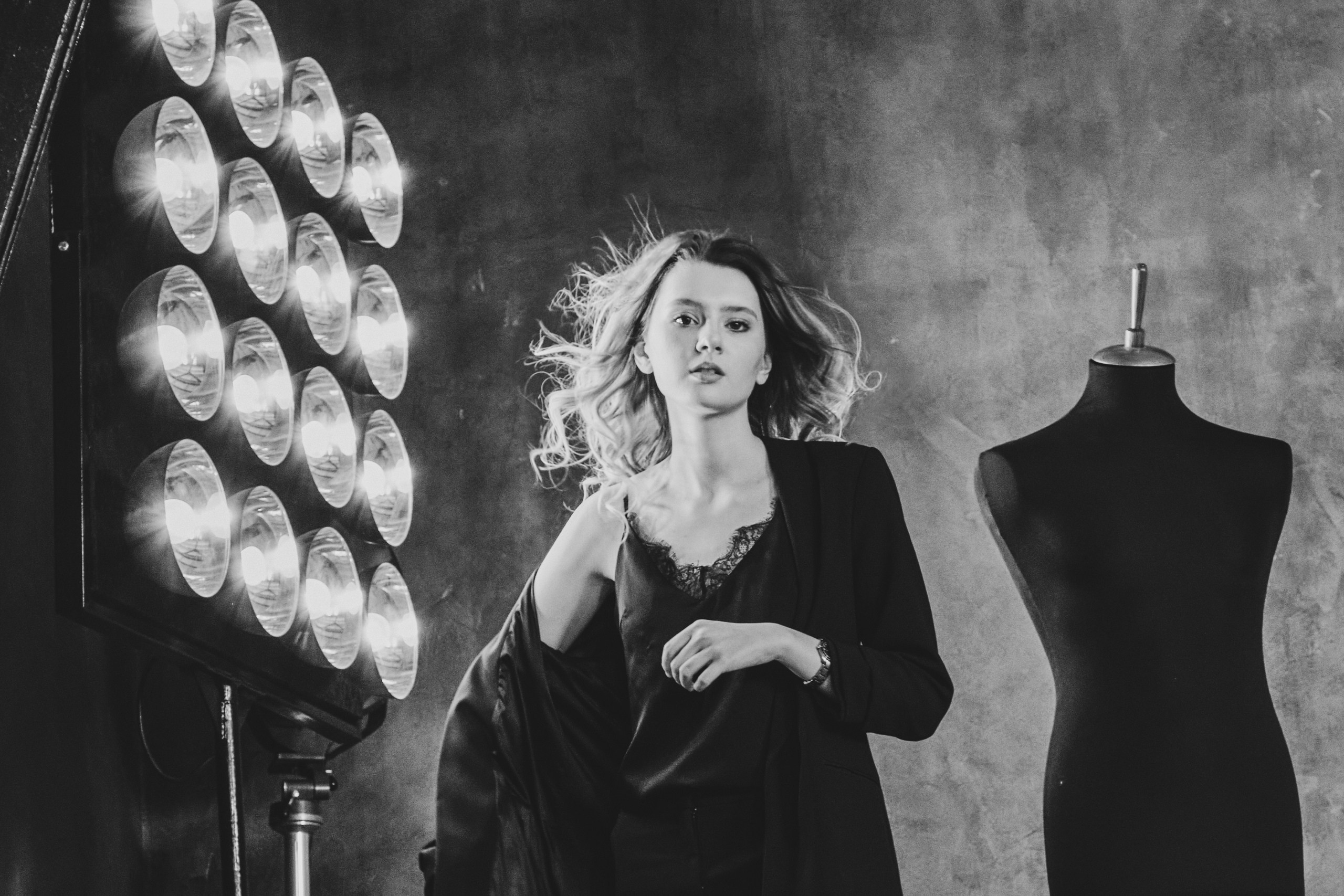 Фотосессия девушки в Самаре с макияжем и одеждой