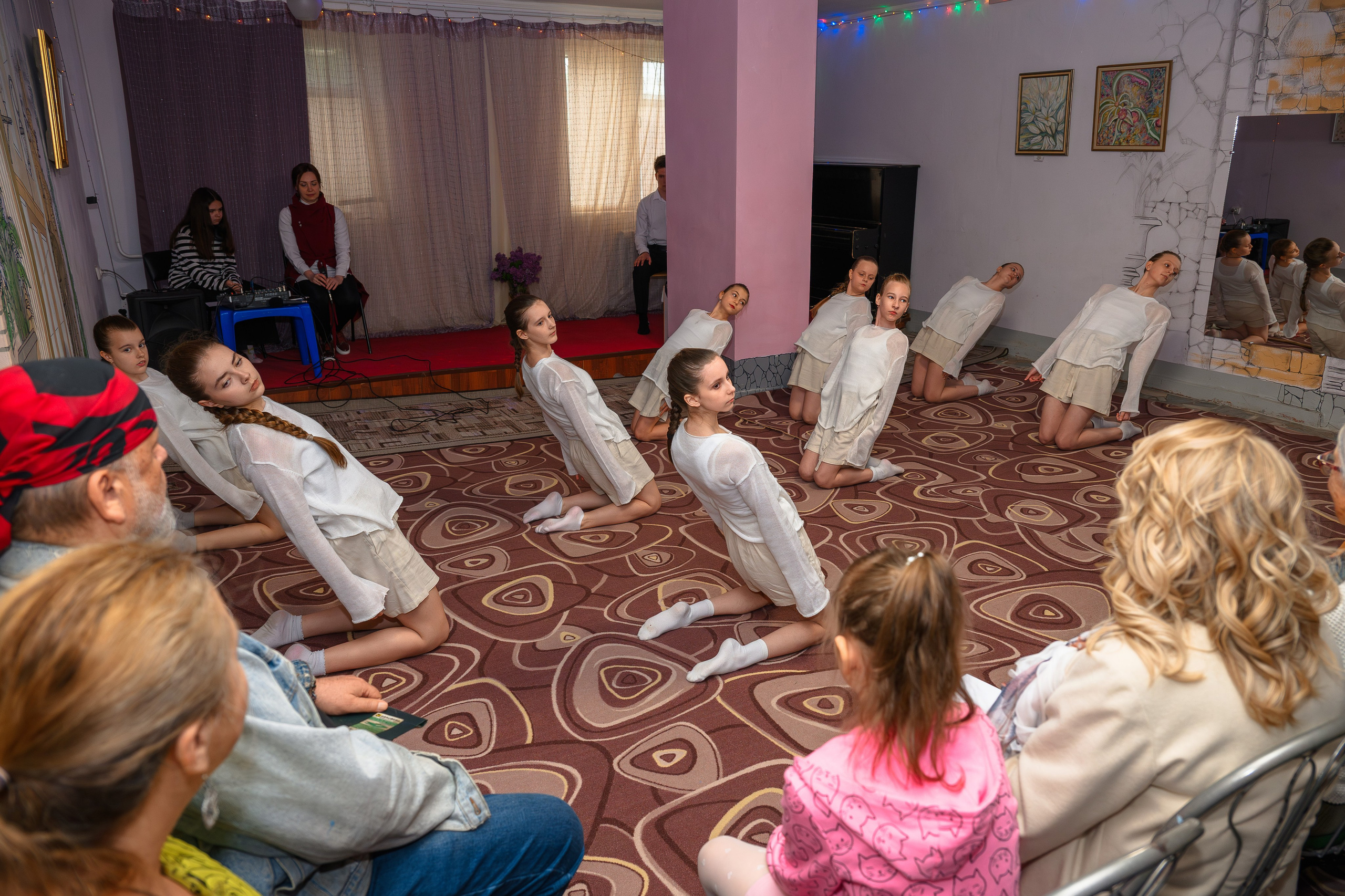 «Цветущий май». Семейный клуб «Открытый город»