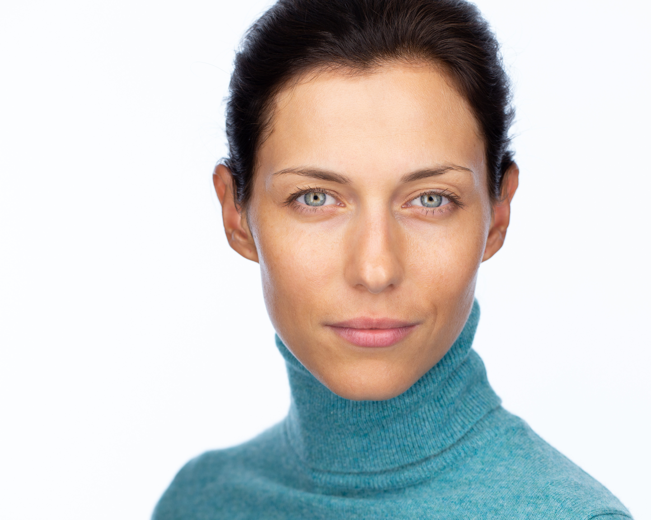 Яна Лисицкая — актриса Московского театра ОКОЛО дома Станиславского. Актёрский хедшот — портрет для актёрского портфолио.