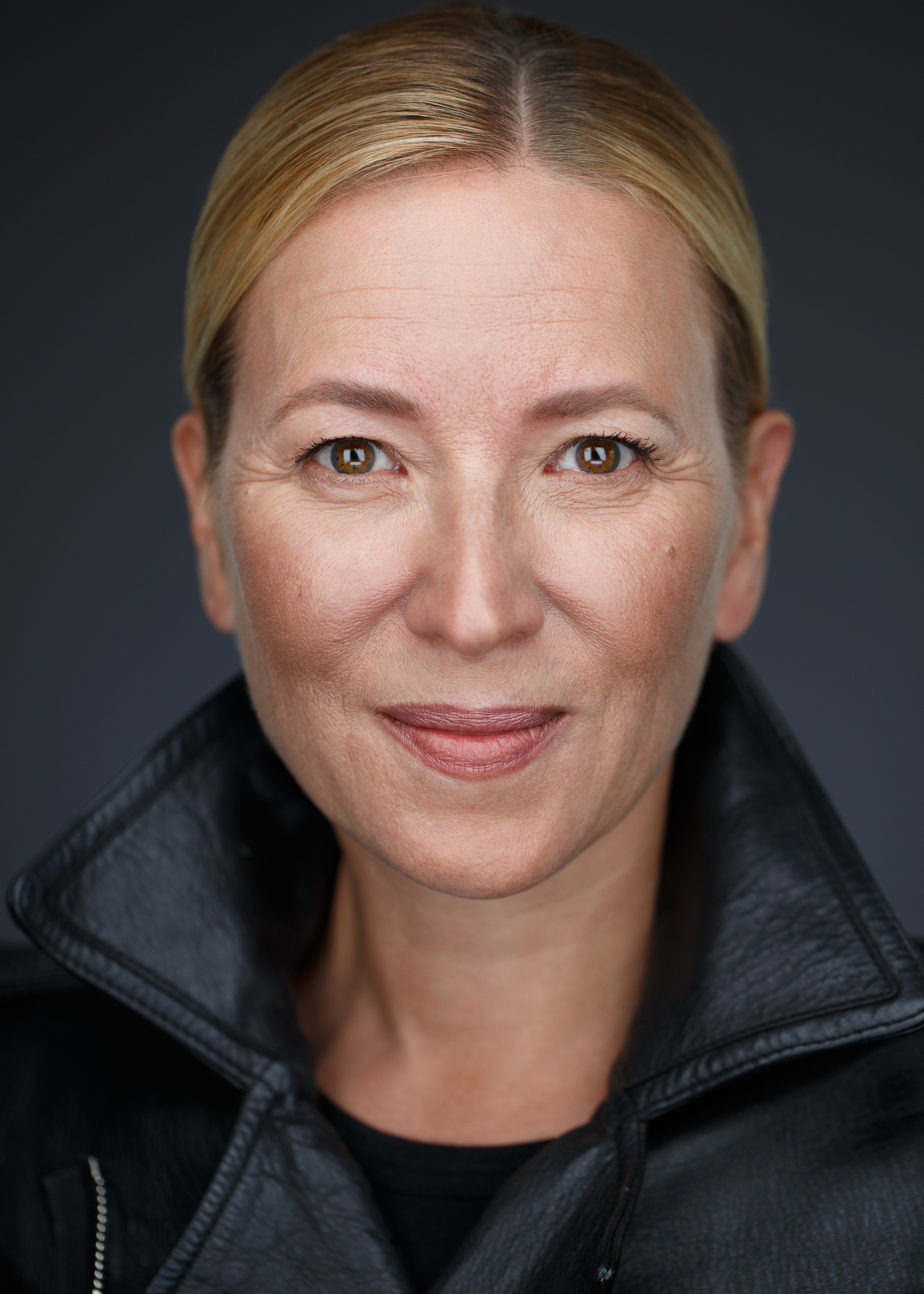 Хедшот. Портрет женщины на обложку журнала.