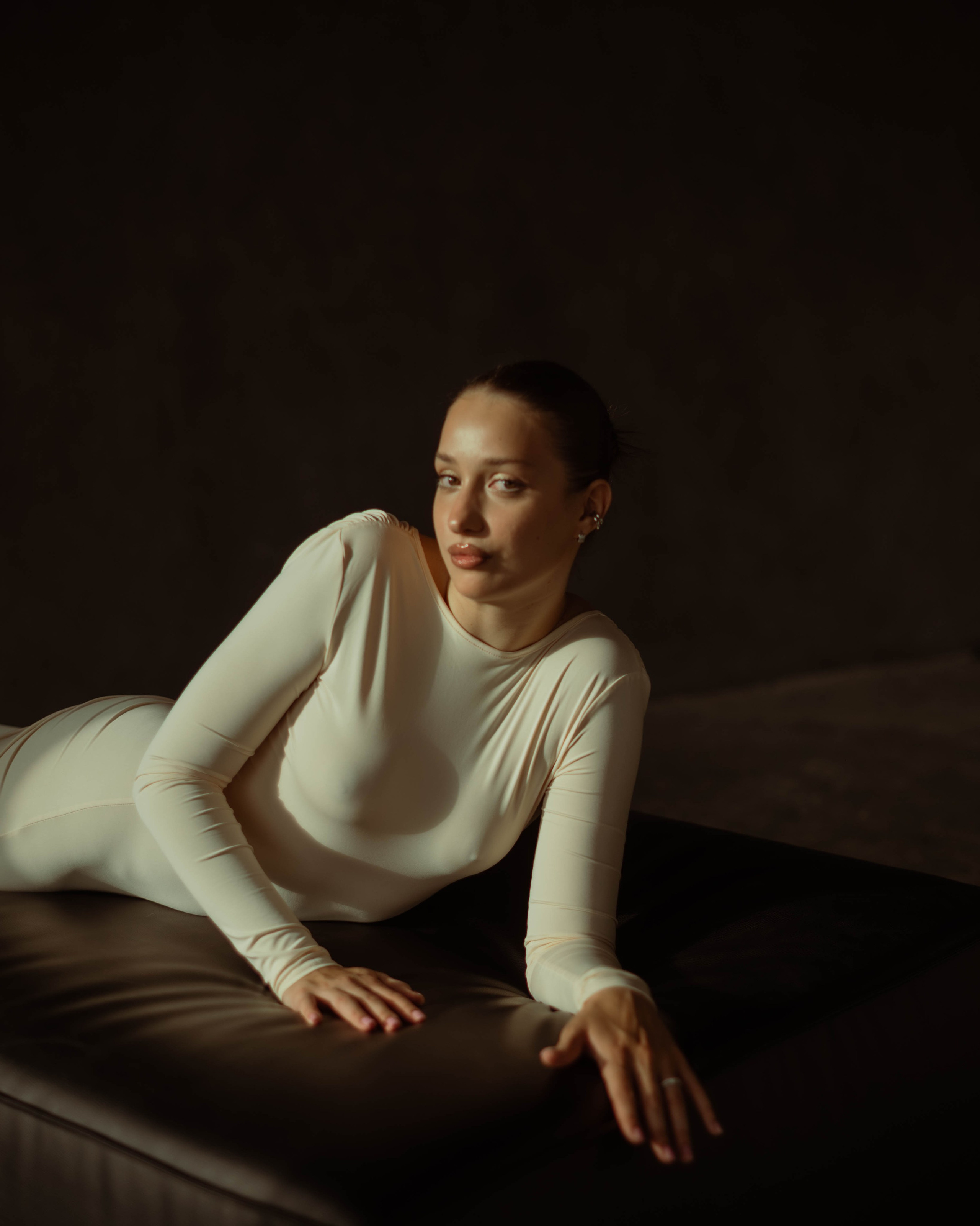 Агата. Женский фотограф. Создатель украшений ручной работы. Модель
