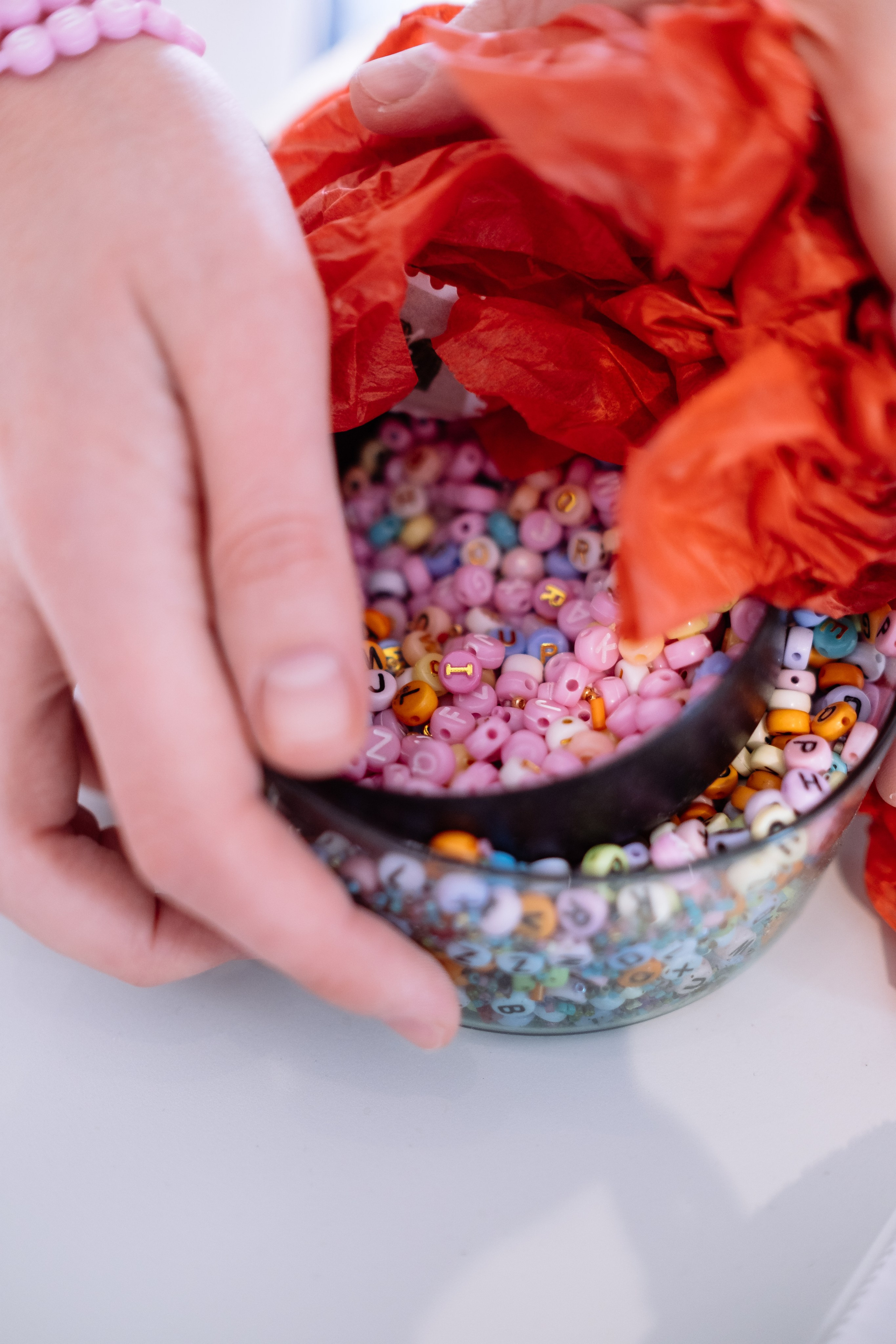 КНИГА ХУДОЖНИКА PINK WORD RED FLAG. Бюро Индульгенции Серафима Бучинская продюсер дизайнер художница СПб