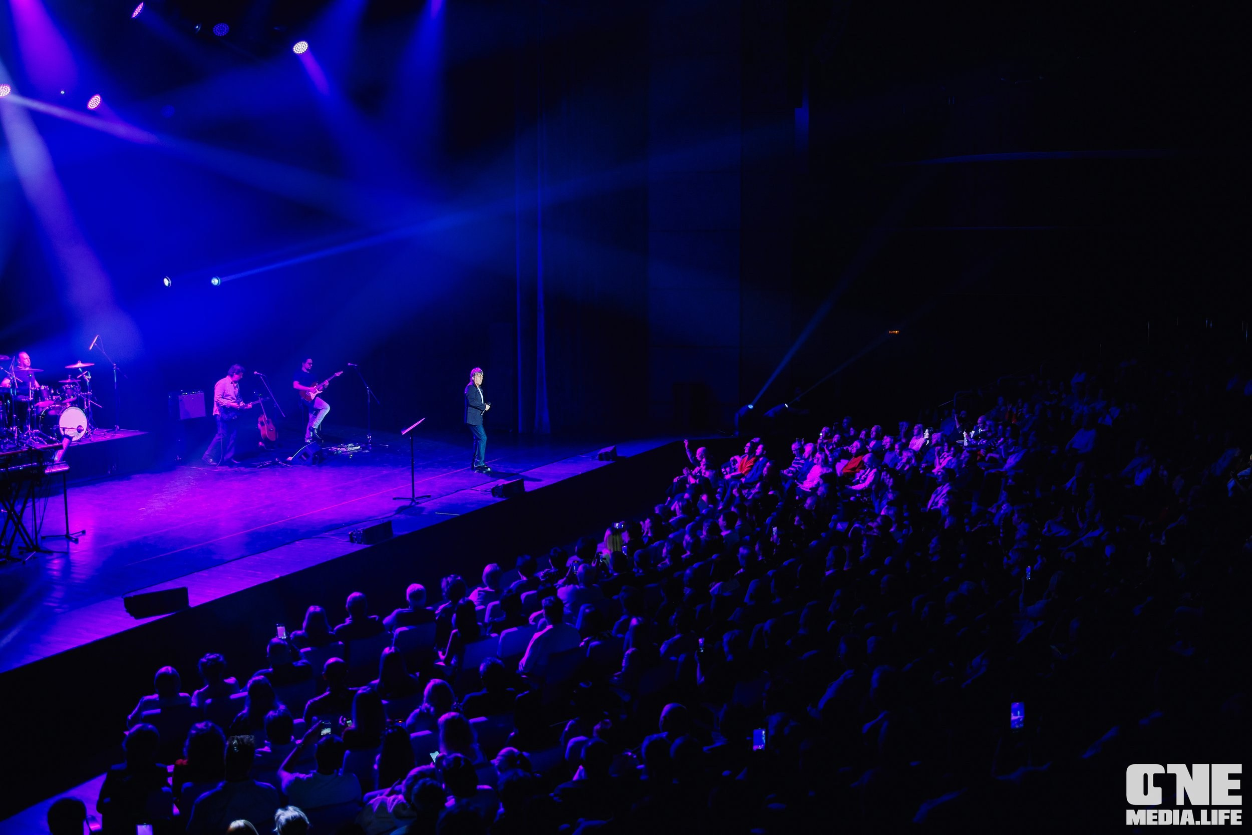 Фоторепортаж из театра эстрады Янтарь-холл. One Media Life: фоторепортажи, фотоотчеты с мероприятий и заведений