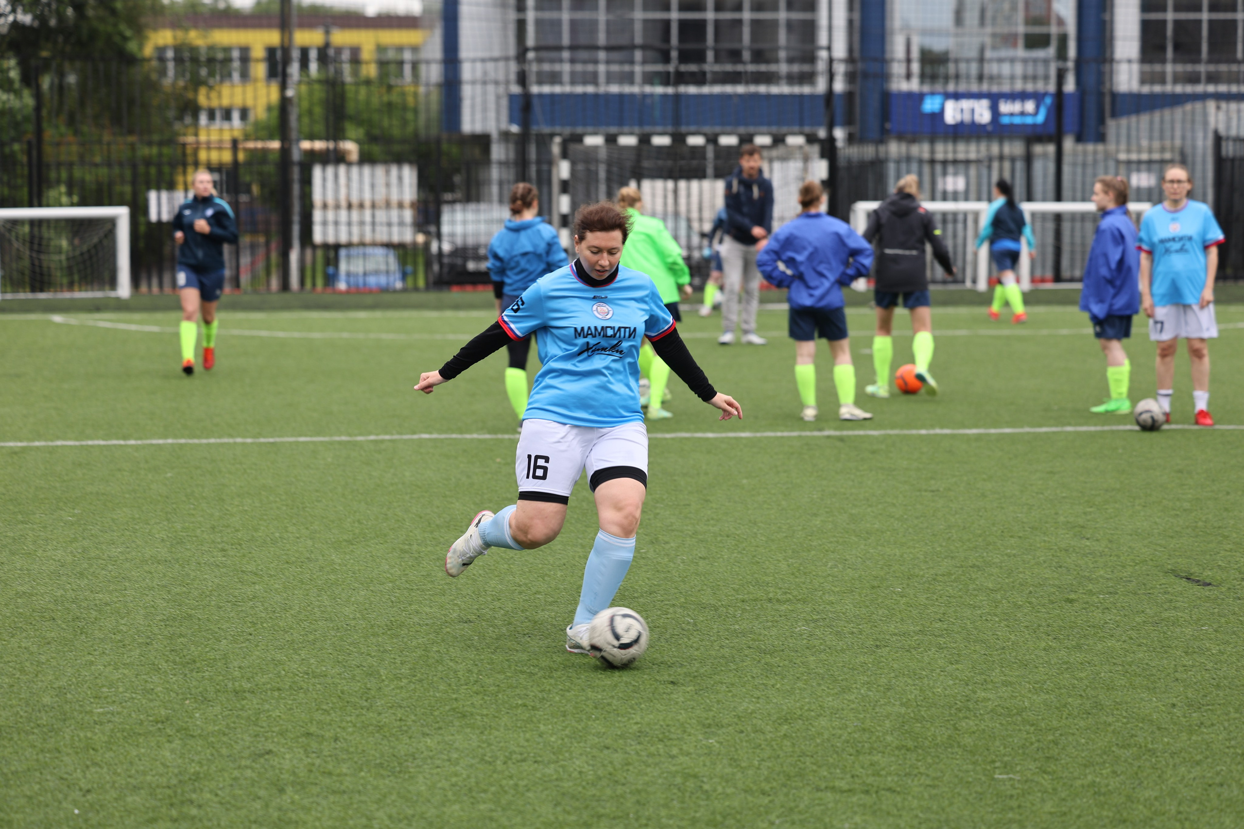 Женский футбол от 15.06. Репортажный фотограф, спортивный фотограф в Москве и области