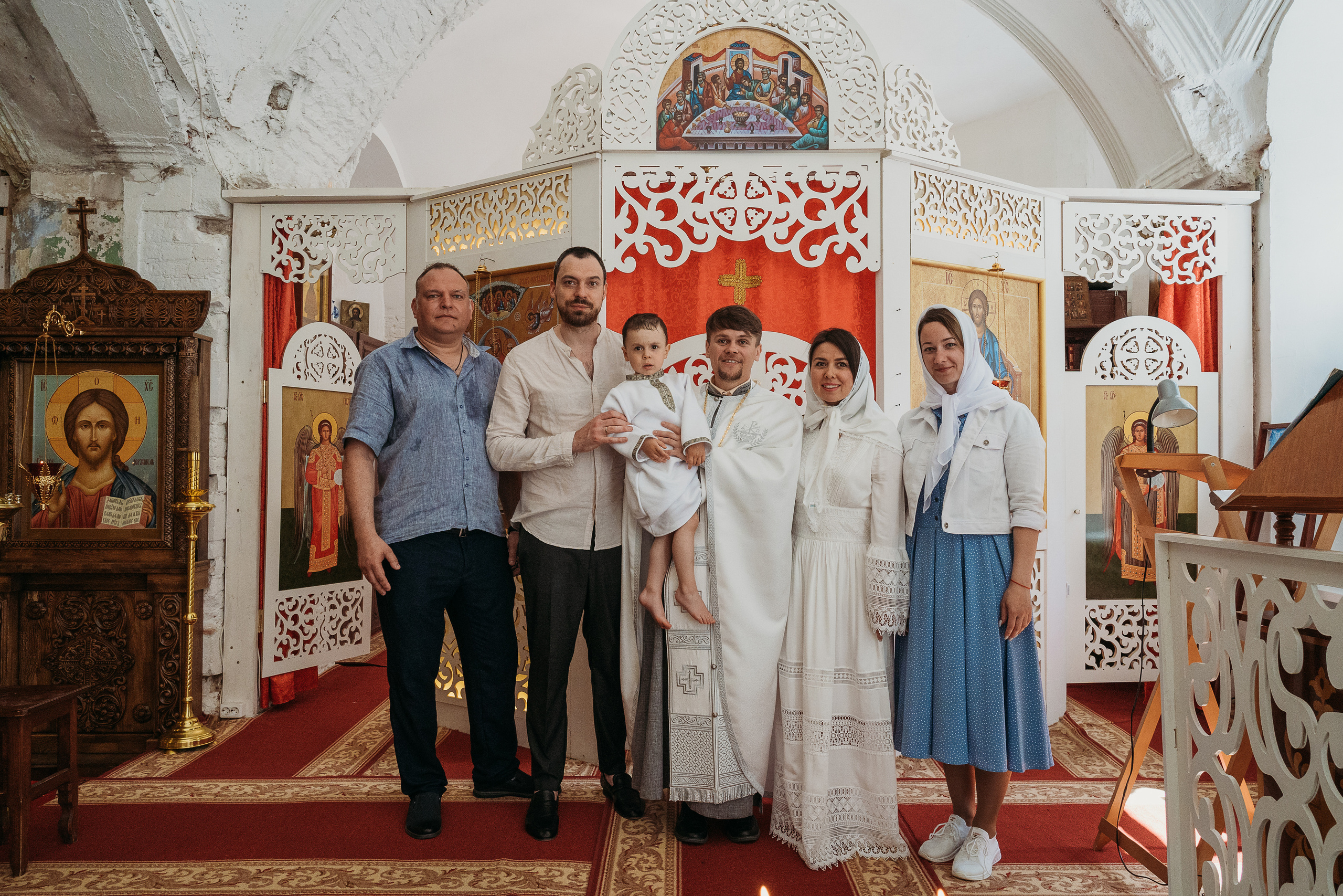 Фотограф на крещение. Фотограф на крестины. Крещение ребенка. Крестины ребенка. Крещение младенца. Профессиональная фотосъемка крещения. Православный фотограф на таинство крещения в храме. Фотосъемка крещения в церкви. Семеная фотография на память. Фотография в храме. После таинства крещения.