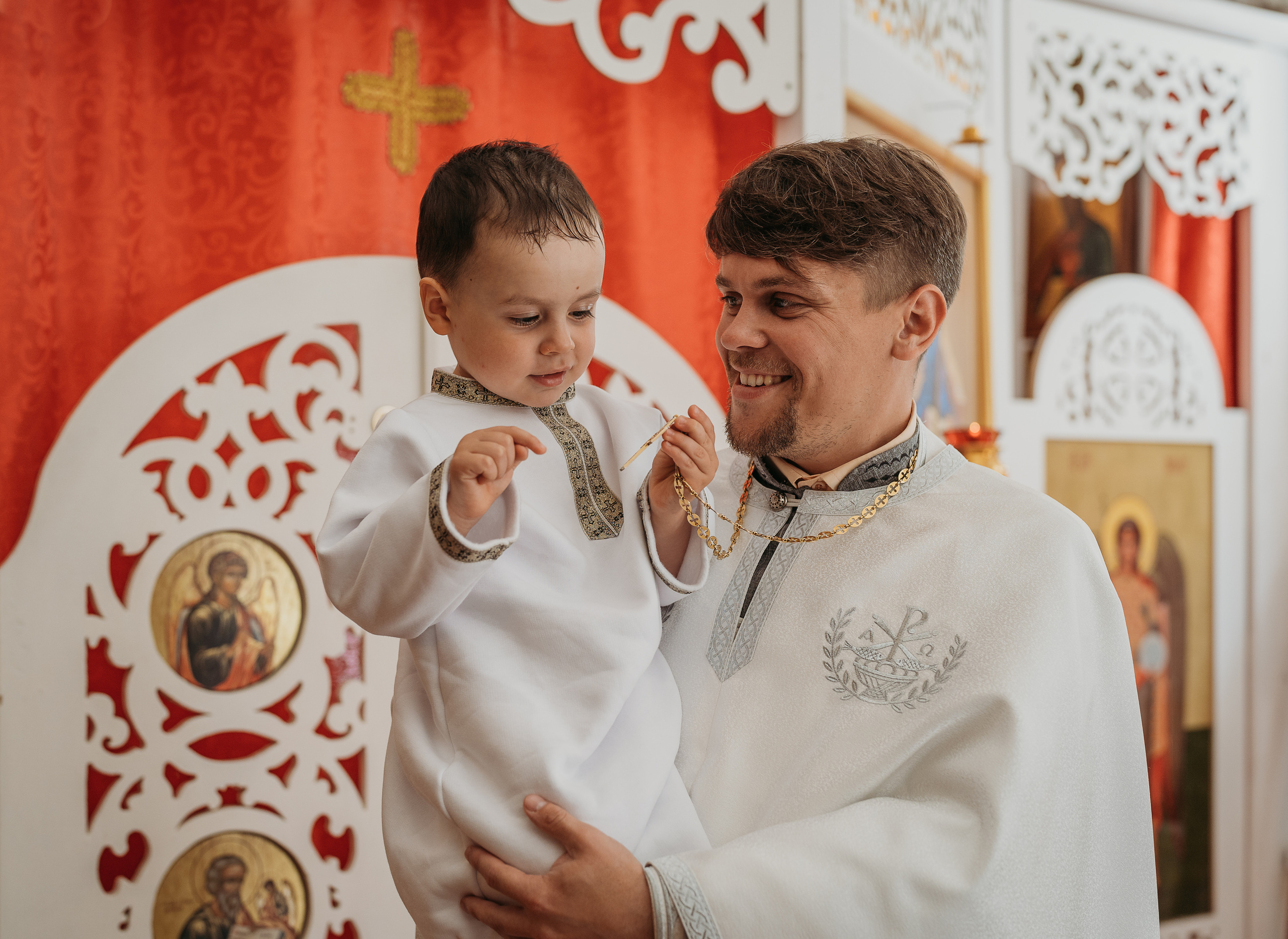 Фотограф на крещение. Фотограф на крестины. Крещение ребенка. Крестины ребенка. Крещение младенца. Профессиональная фотосъемка крещения. Православный фотограф на таинство крещения в храме. Фотосъемка крещения в церкви. Православный христианин