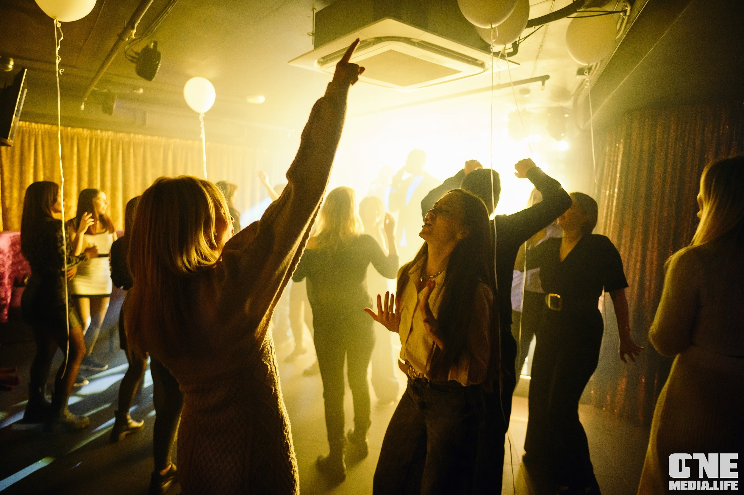 Фоторепортаж из караоке-клуба Эйфория. One Media Life: фоторепортажи, фотоотчеты с мероприятий и заведений