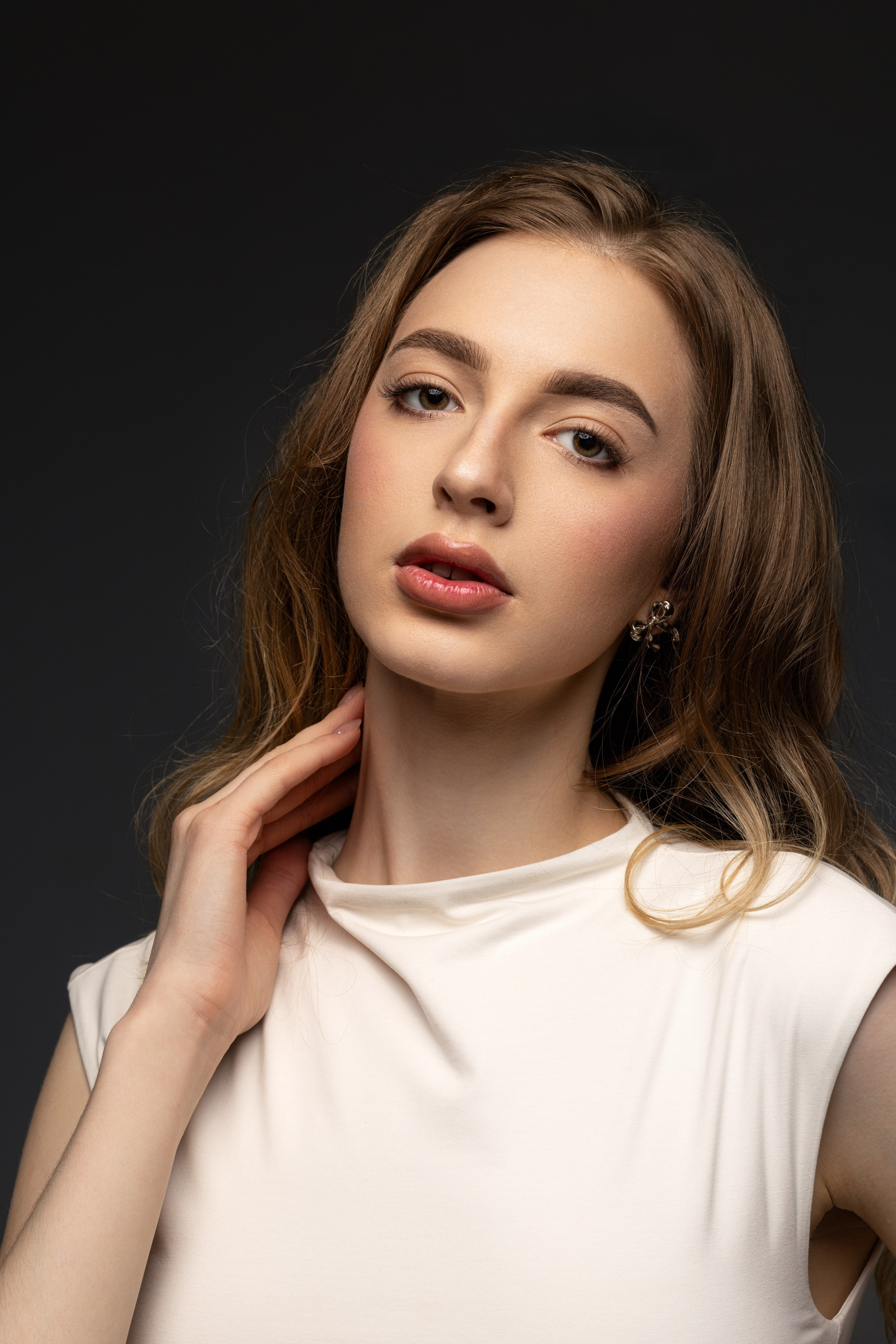 Студийная съемка на циклораме с импульсным светом с Ксенией для «себя». Дмитрий Шульгин, портретный фотограф в Воронеже