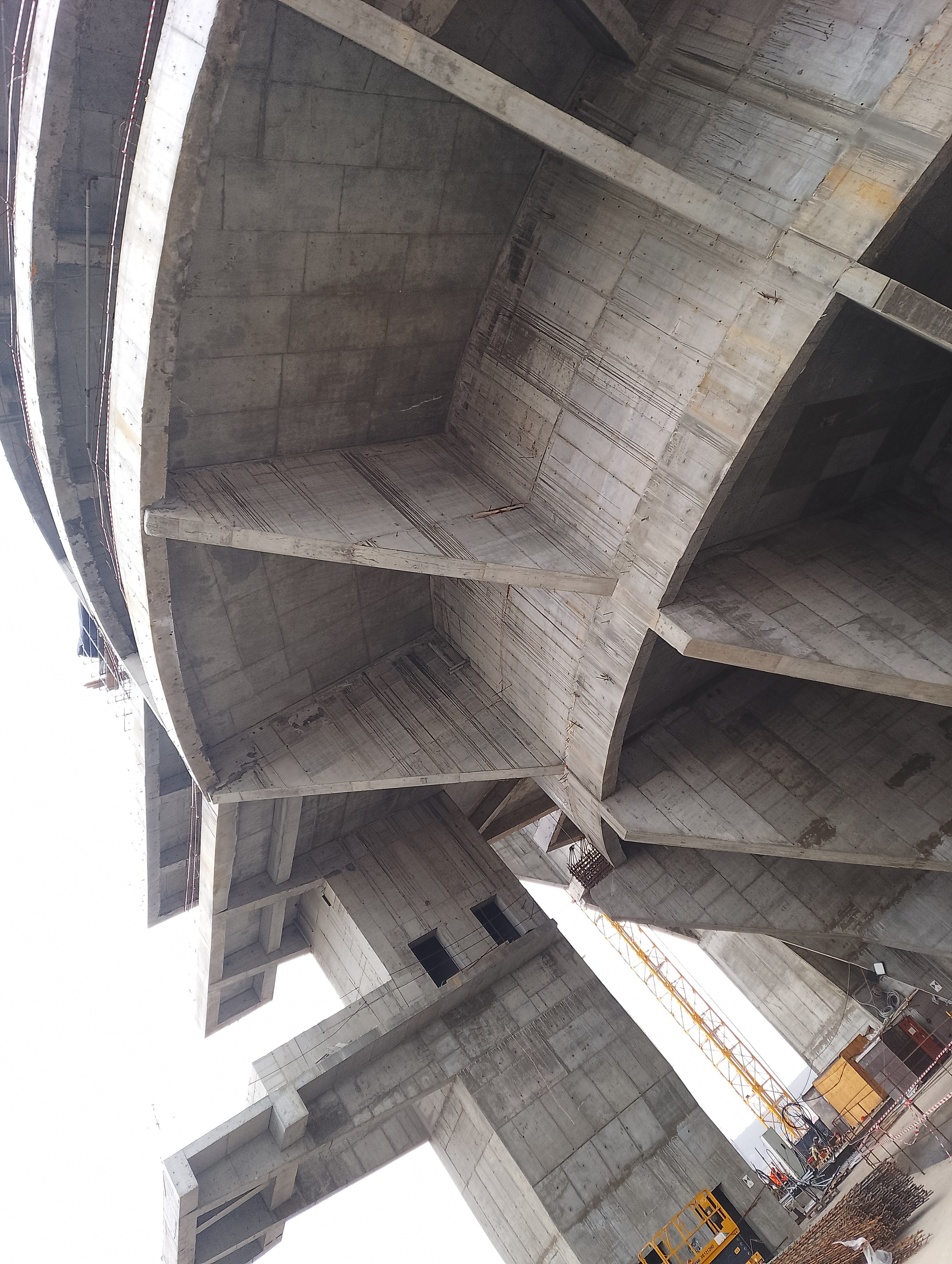 Поиск скрытых дефектов внутренней структуры бетона возводимых железобетонных конструкций, г. Кемерово. Ультразвуковое и георадарное обследование бетонных и железобетонных конструкций в Москве и МО