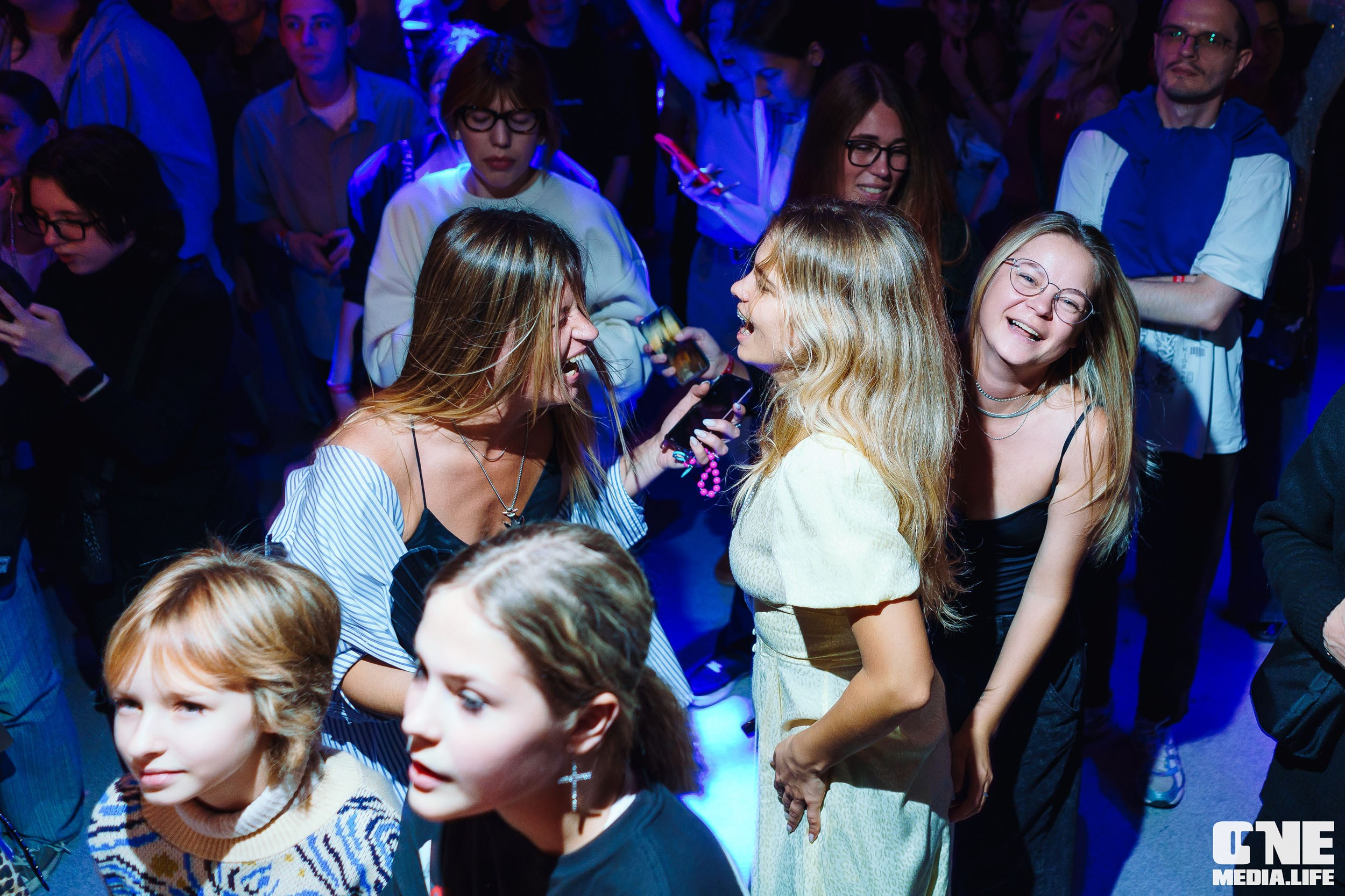 Фоторепортаж из клуба UNIVERSAL. One Media Life: фоторепортажи, фотоотчеты с мероприятий и заведений