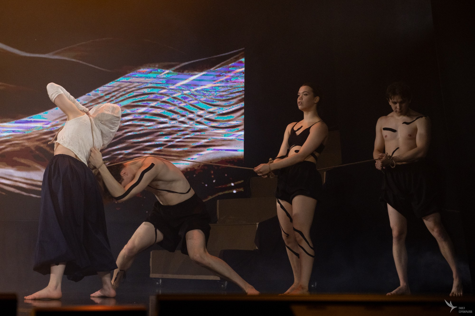 Пластический спектакль команды СЕВЕР «Голос ветра. Молчание мрамора». Репортажный фотограф в Казани Павел Серпокрылов