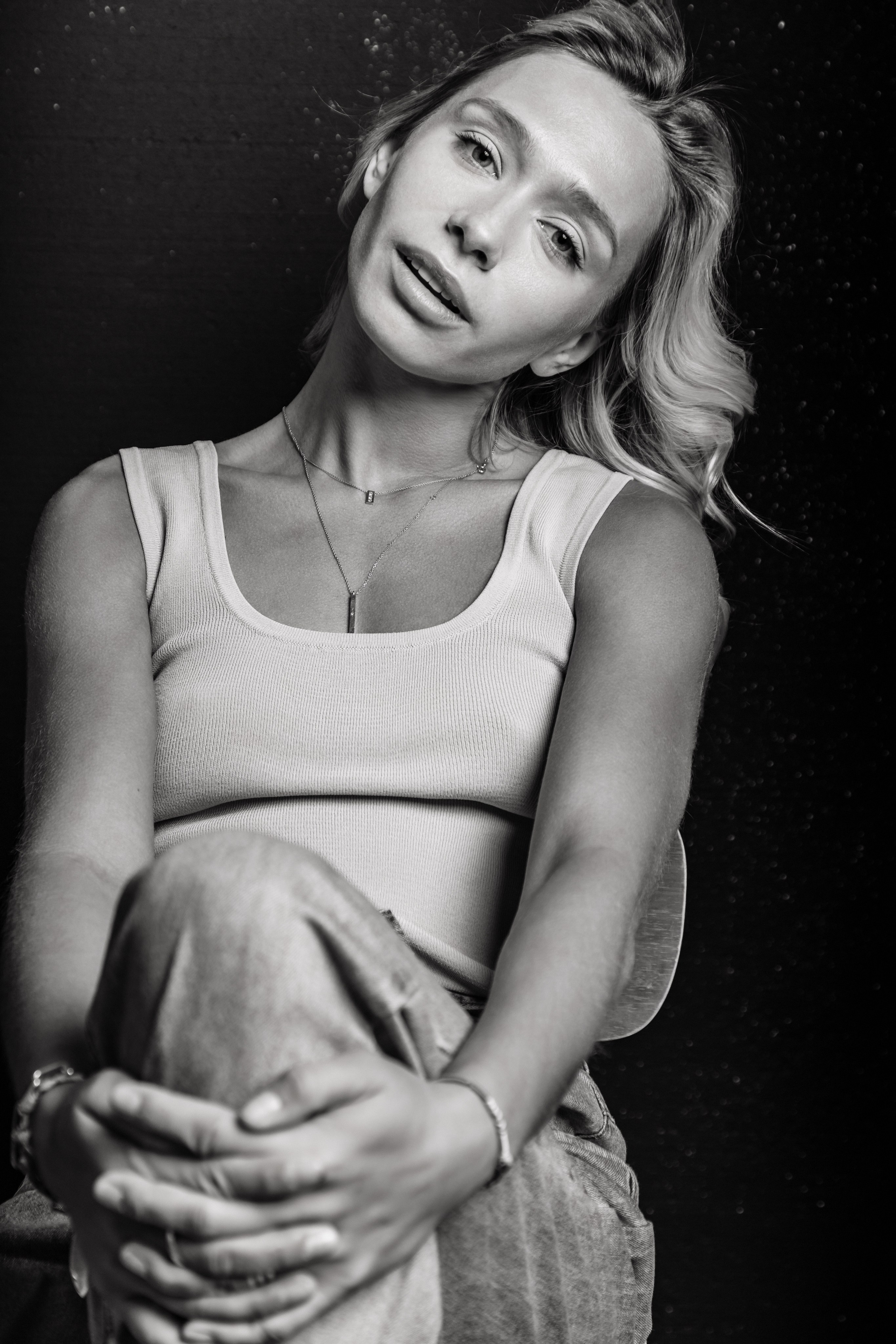 Фотосессия в студии цена. Как заказать, примеры фото.