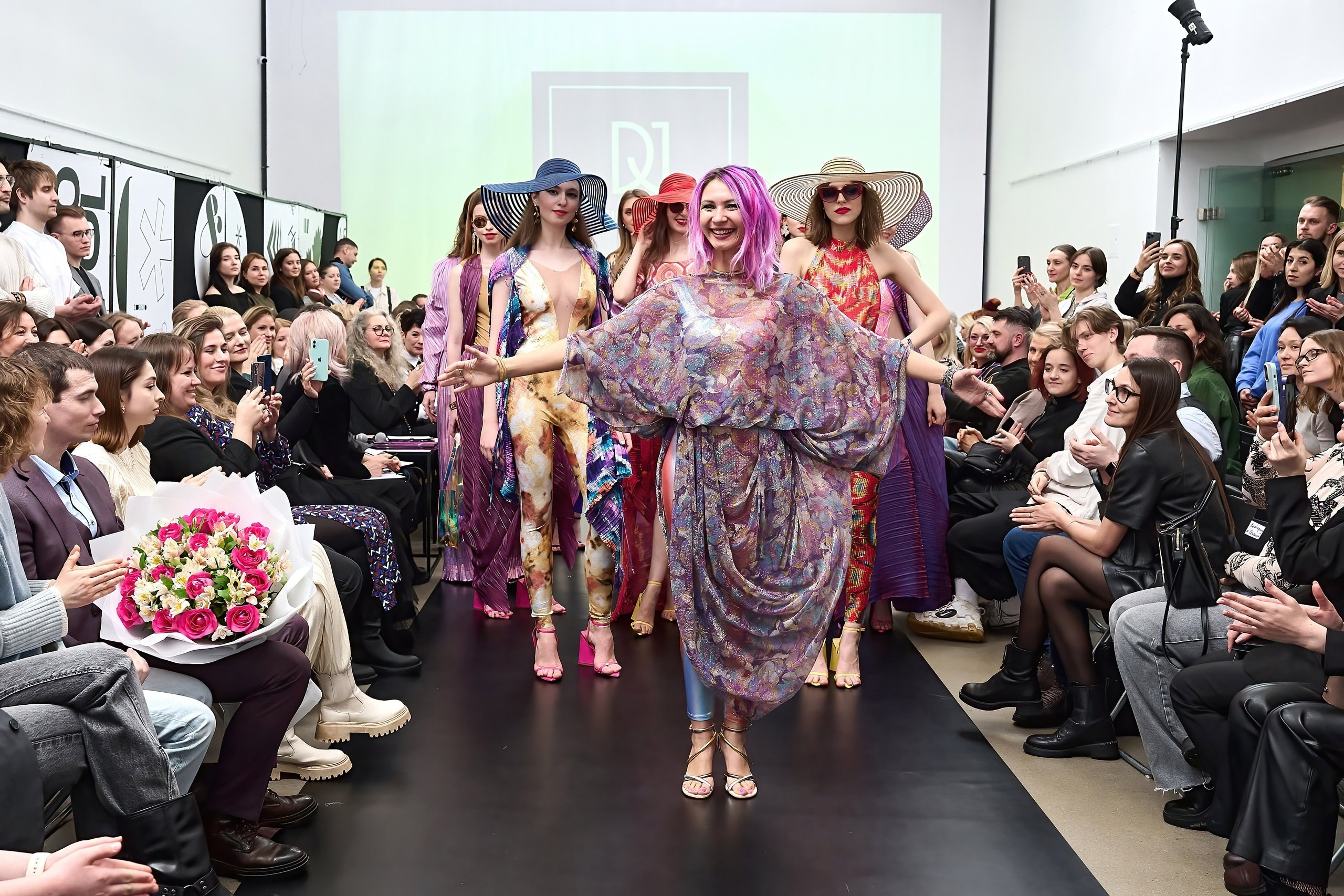 Олеся Свирина. Трансформация настроения. 2024. Дима Бабушкин. Фотограф. Подиум. Репортаж. Творчество. Дорого