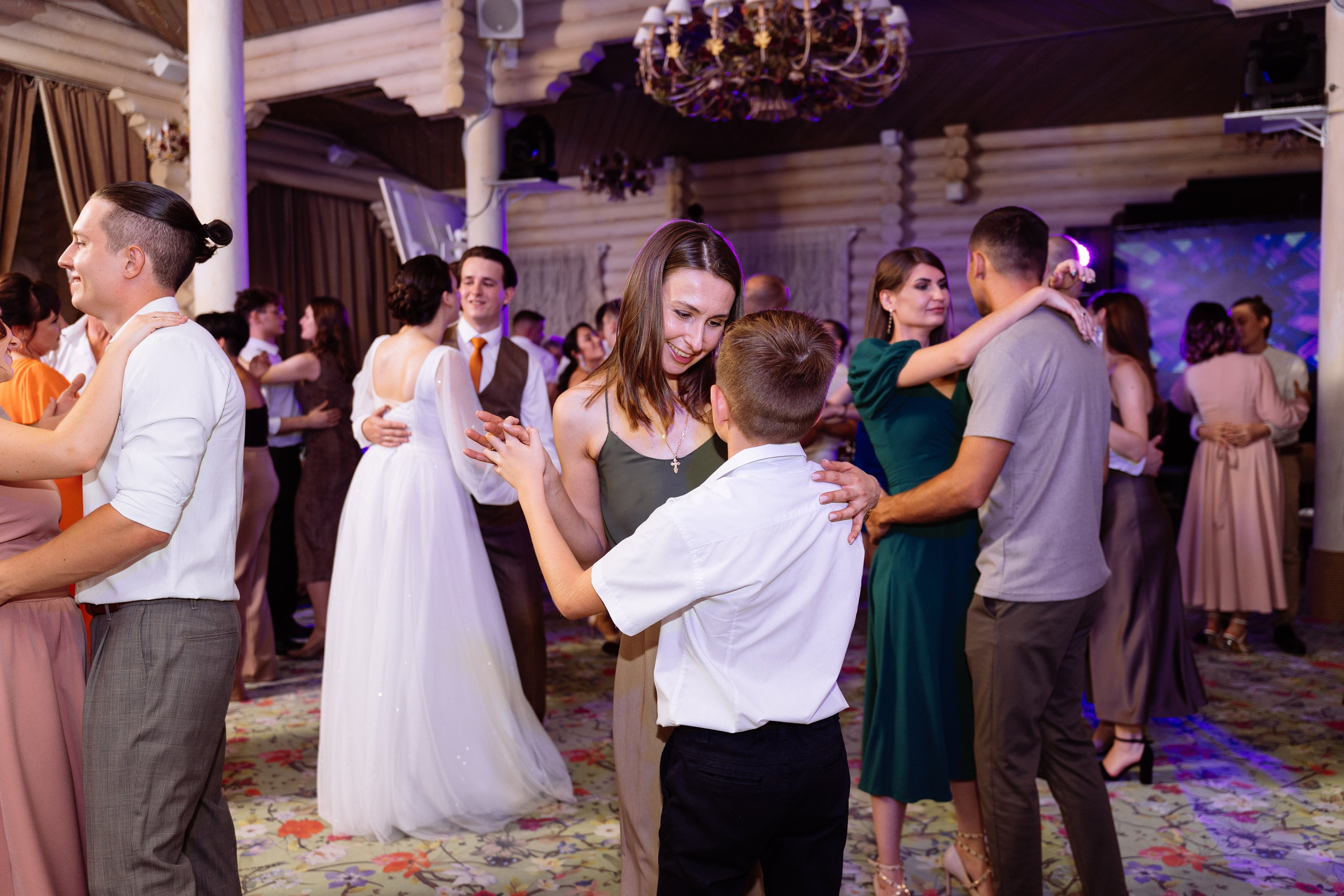 Свадьба Олега и Виктории в клубе «Ближняя дача»