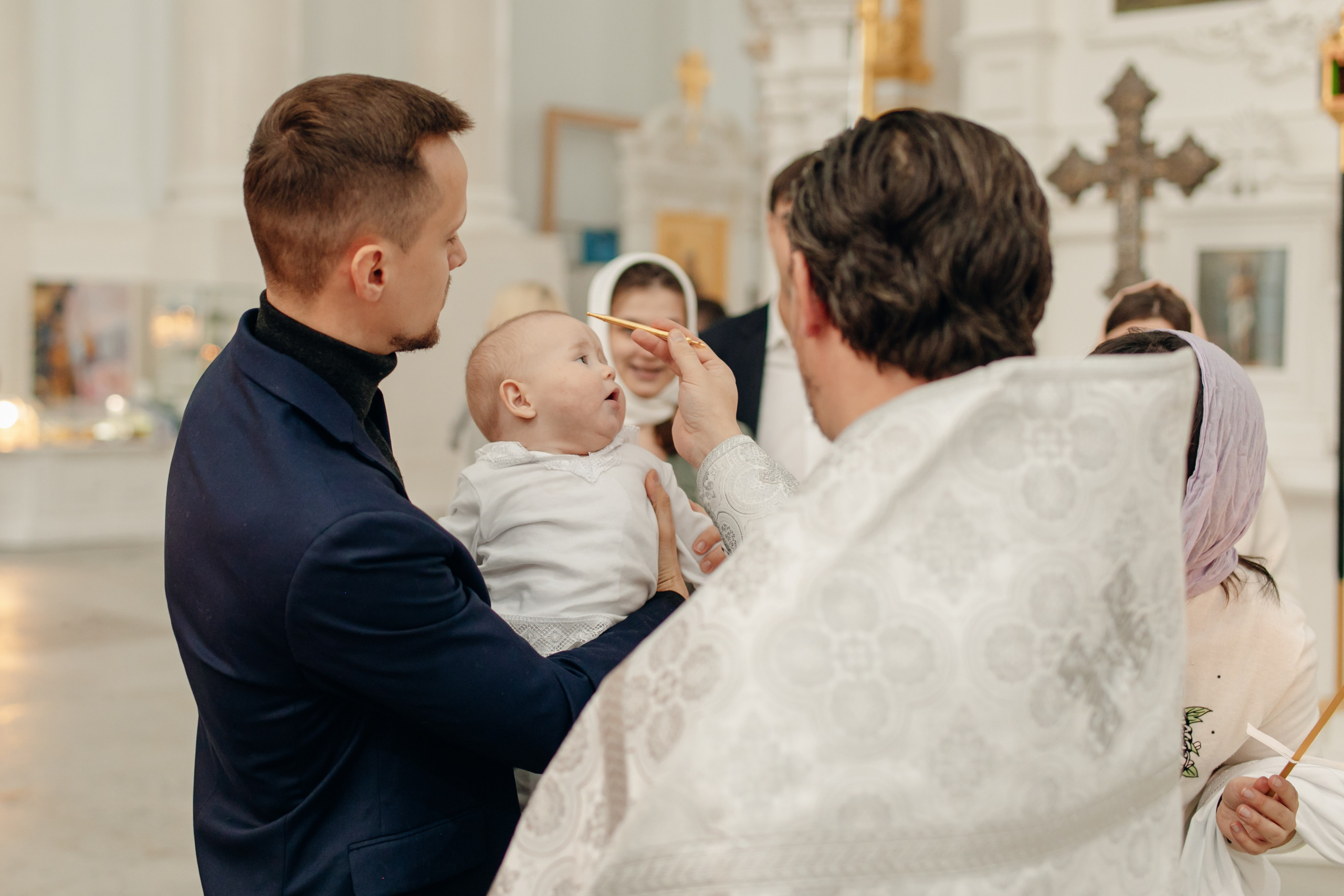 Крещение ребенка в Смольном соборе СПб. Фотограф крещение венчание в Петербурге! Помогает подобрать храм и посоветовал душевного батюшку в СПб