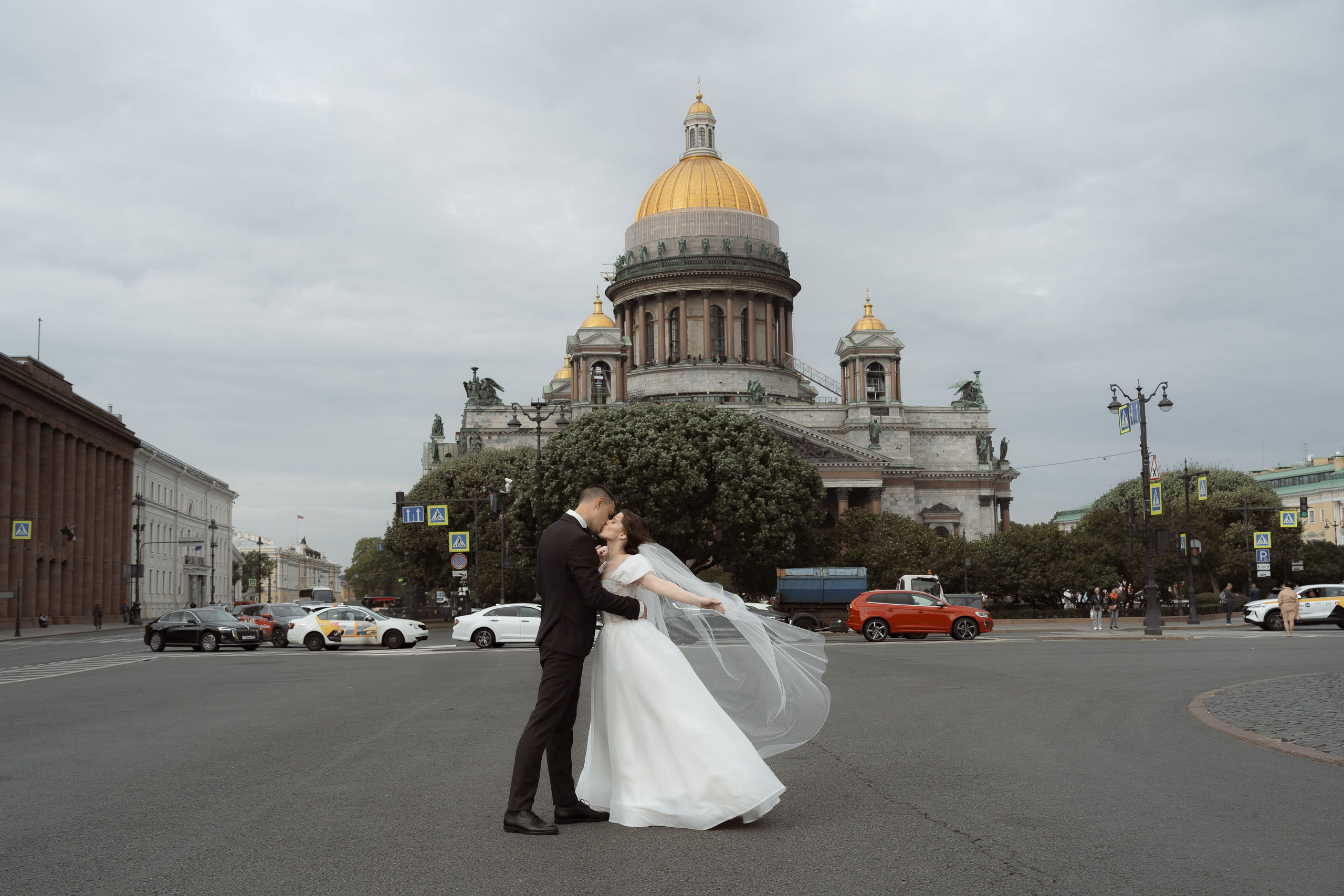Свадьба Ирины и Дениса — Дом архитектора, Исаакий, Инженерный замок и банкет. Свадебный фотограф Дмитрий Родионов — Санкт-Петербург и Ленинградская область