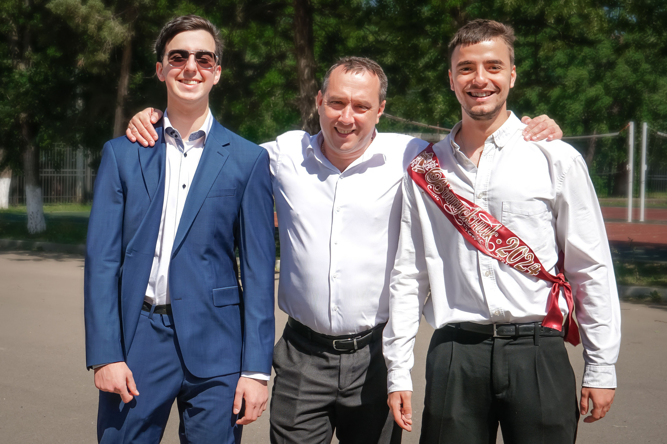 Последний звонок_Выпускники 11кл._Гимназия 18_2024 г. Фотографы из солнечного Краснодара Вадим и Надежда Митус