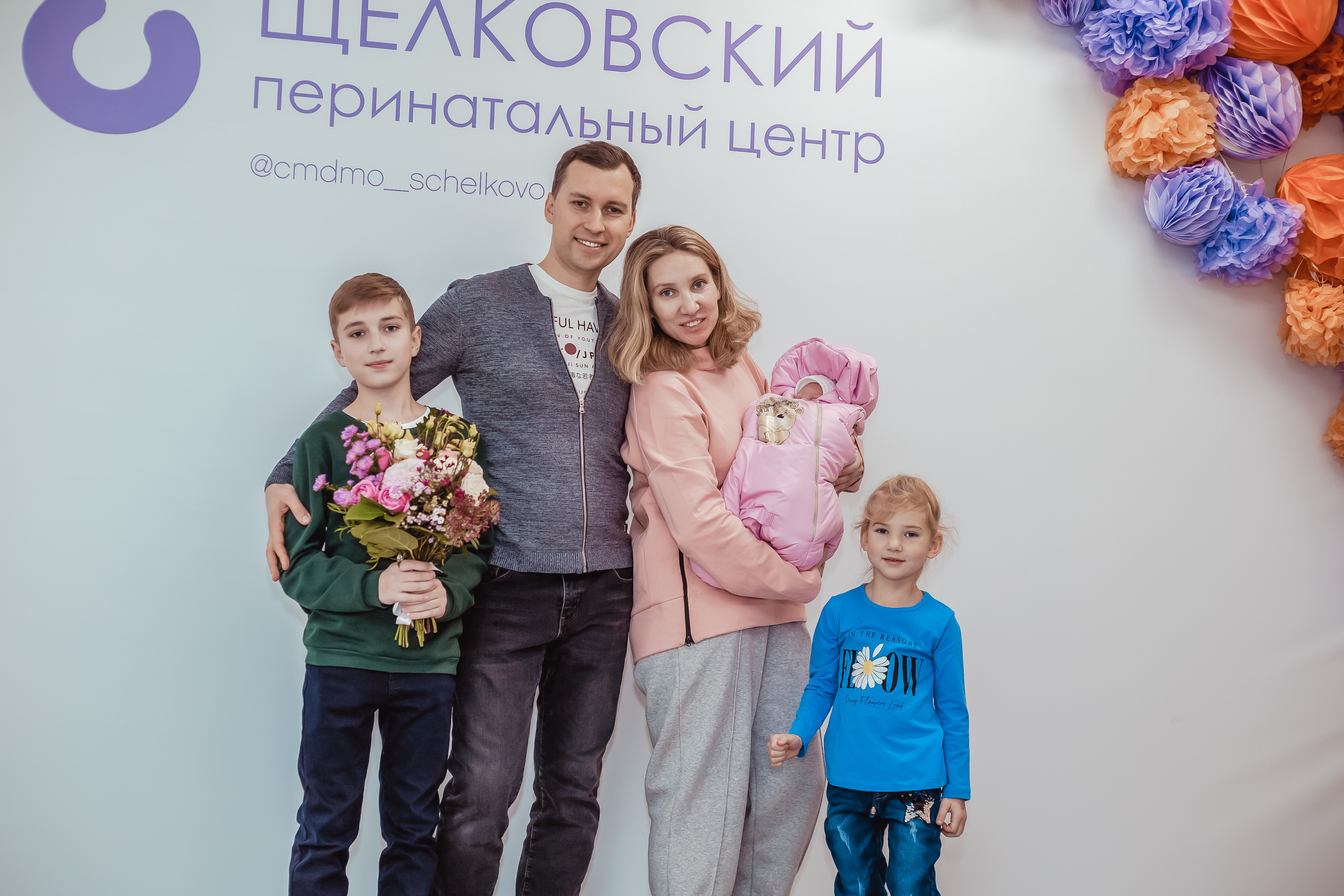 Фотограф на выписку из роддома. Фотосессия новорожденных