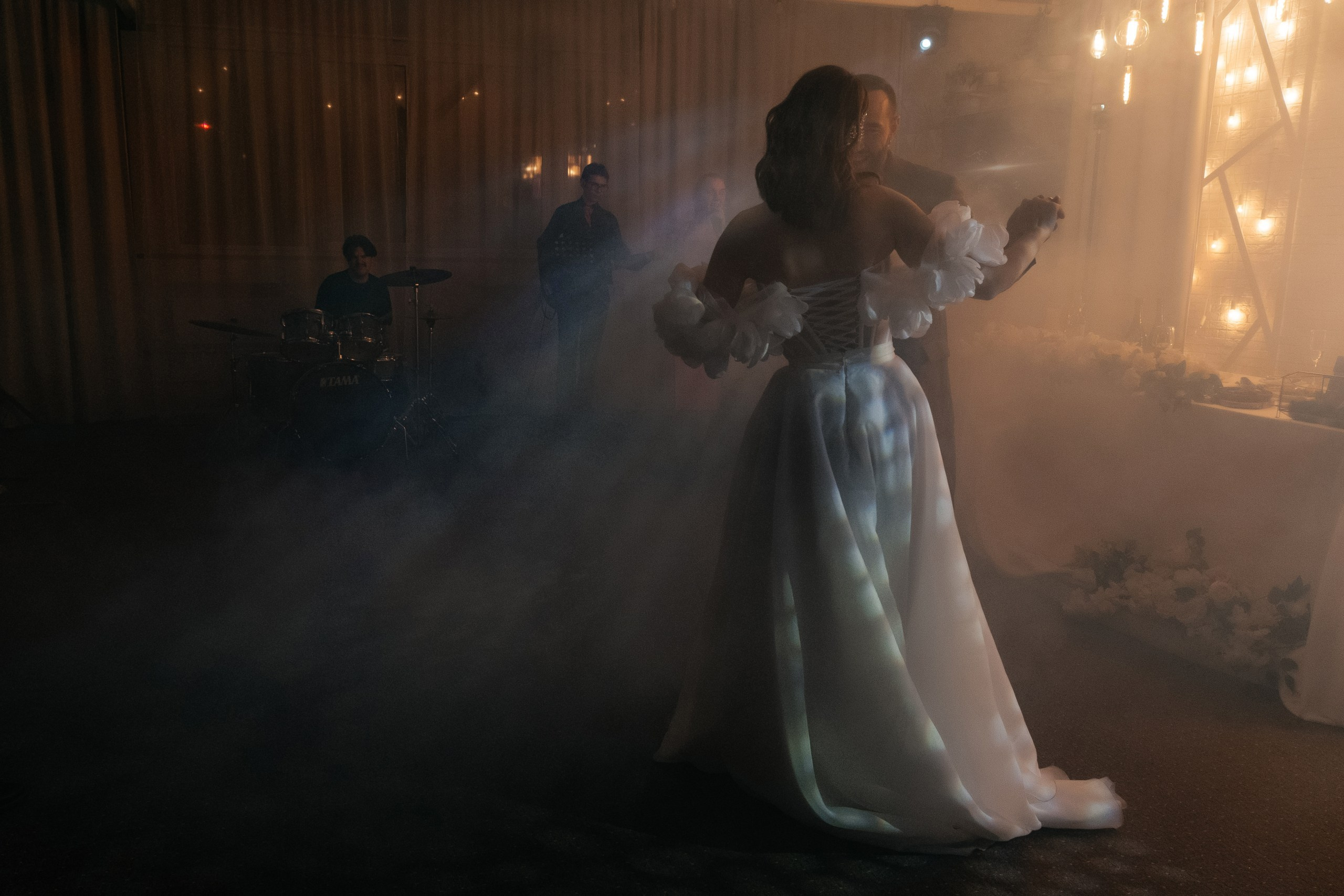 Свадебный фотограф в Екатеринбурге Анна Кораблева. Фотограф на свадьбу в Свердловской области — заказ профессиональной фотосесии, все виды ф. Свадебный фотограф в Екатеринбурге — заказ профессиональной фотосесии, все виды фотосъемки