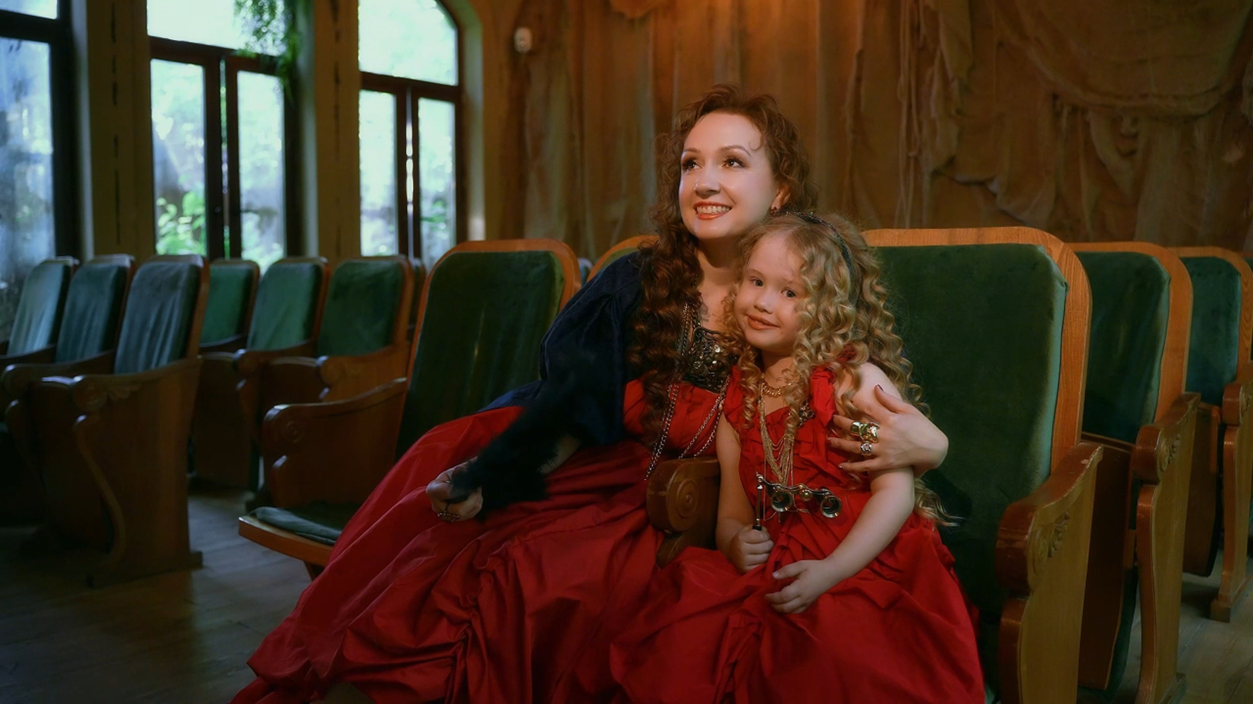 Наталья и Яна — Не просто съёмки, а целые миры 🎬. Видеограф / Фотограф  — Яна Спащанская