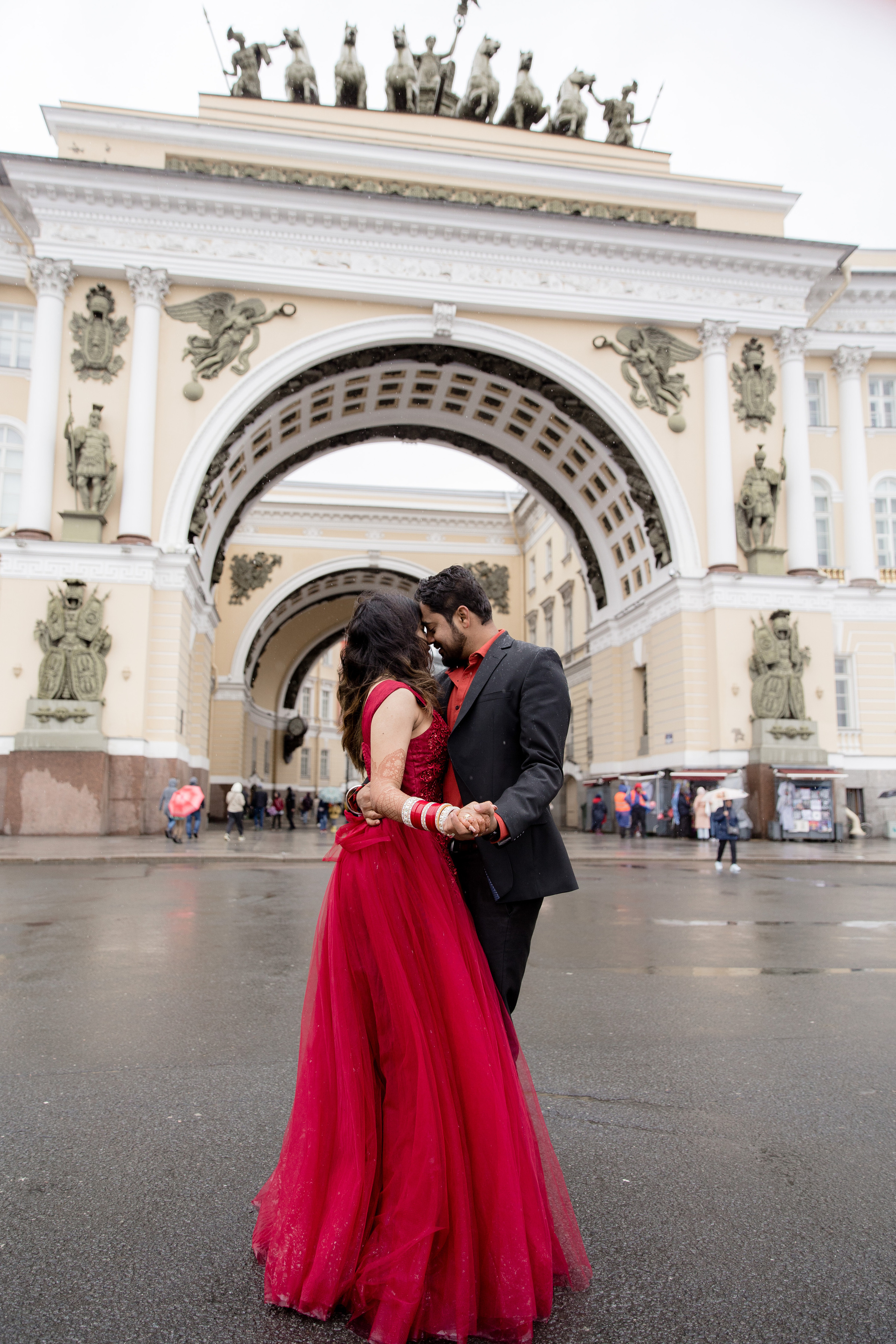 красное платье невесты