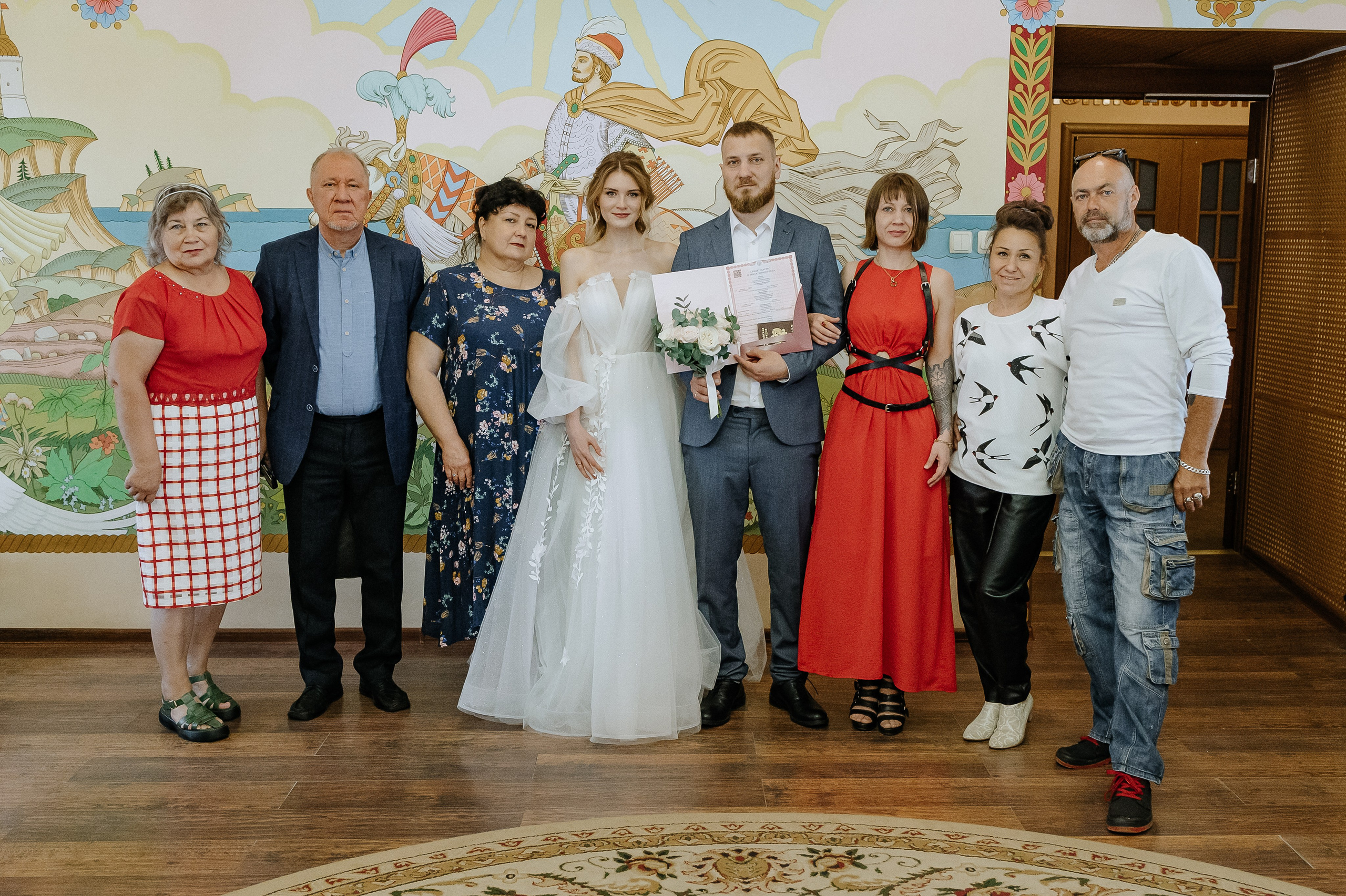 Фото с гостями после росписи