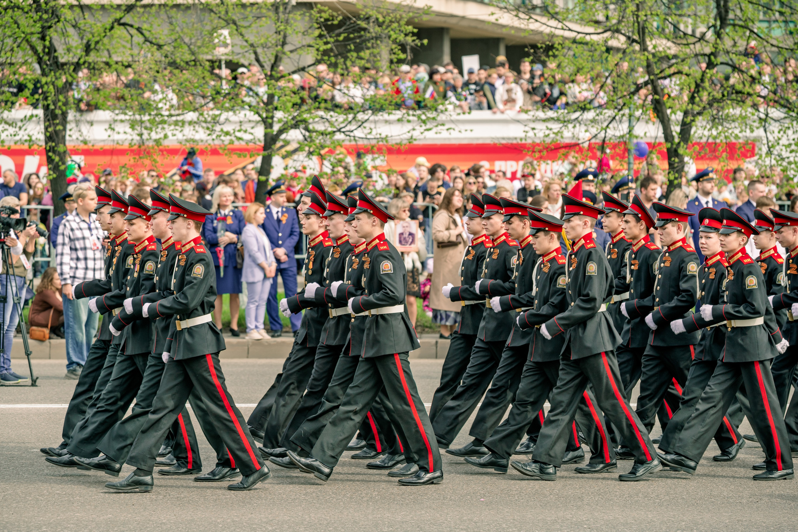 День Победы в Новокузнецке, 2025 год. Антон Непочатых — Большой мужской фотограф
