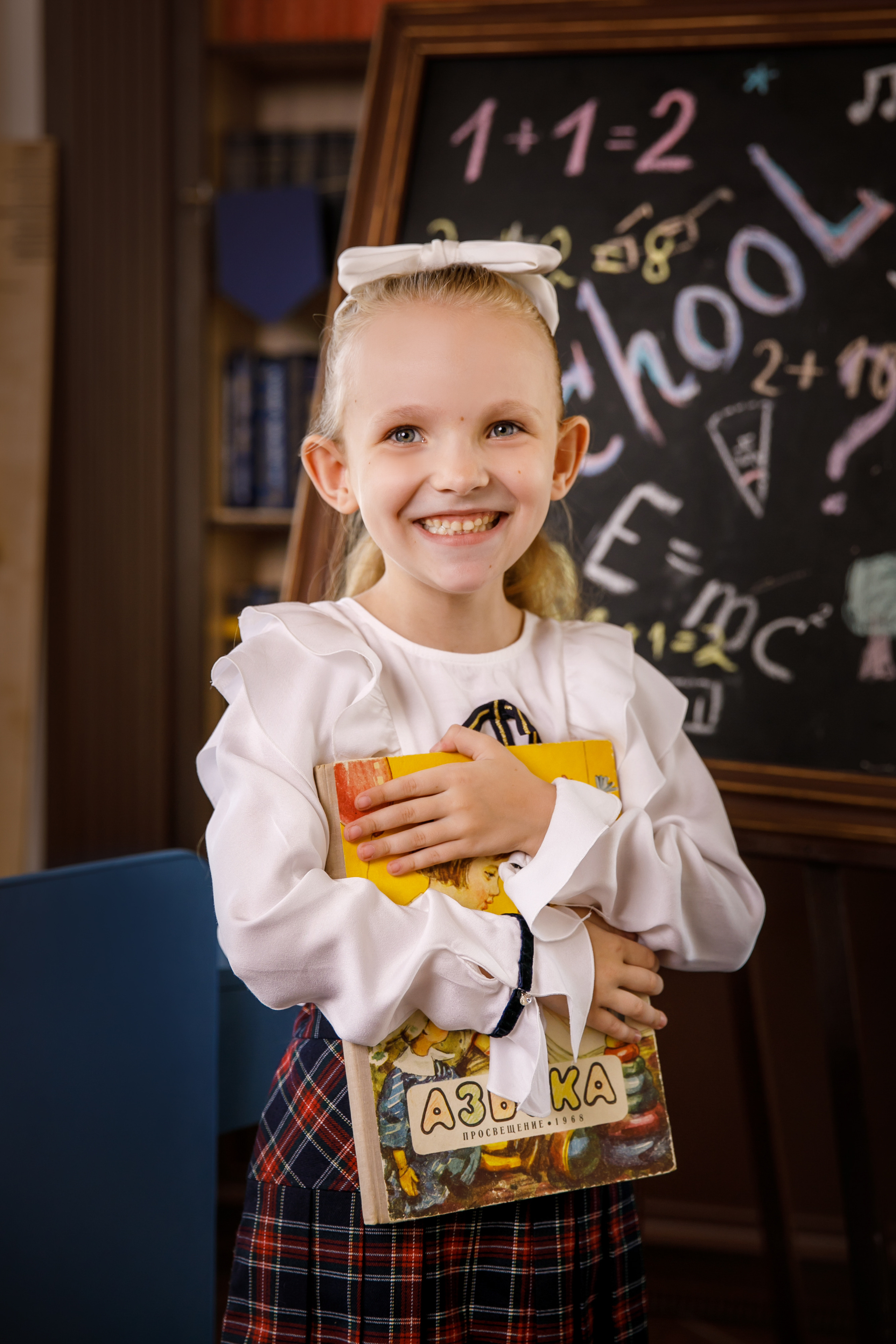 Первоклашка в студии. Семейный и детский фотограф в Ростове-на-Дону