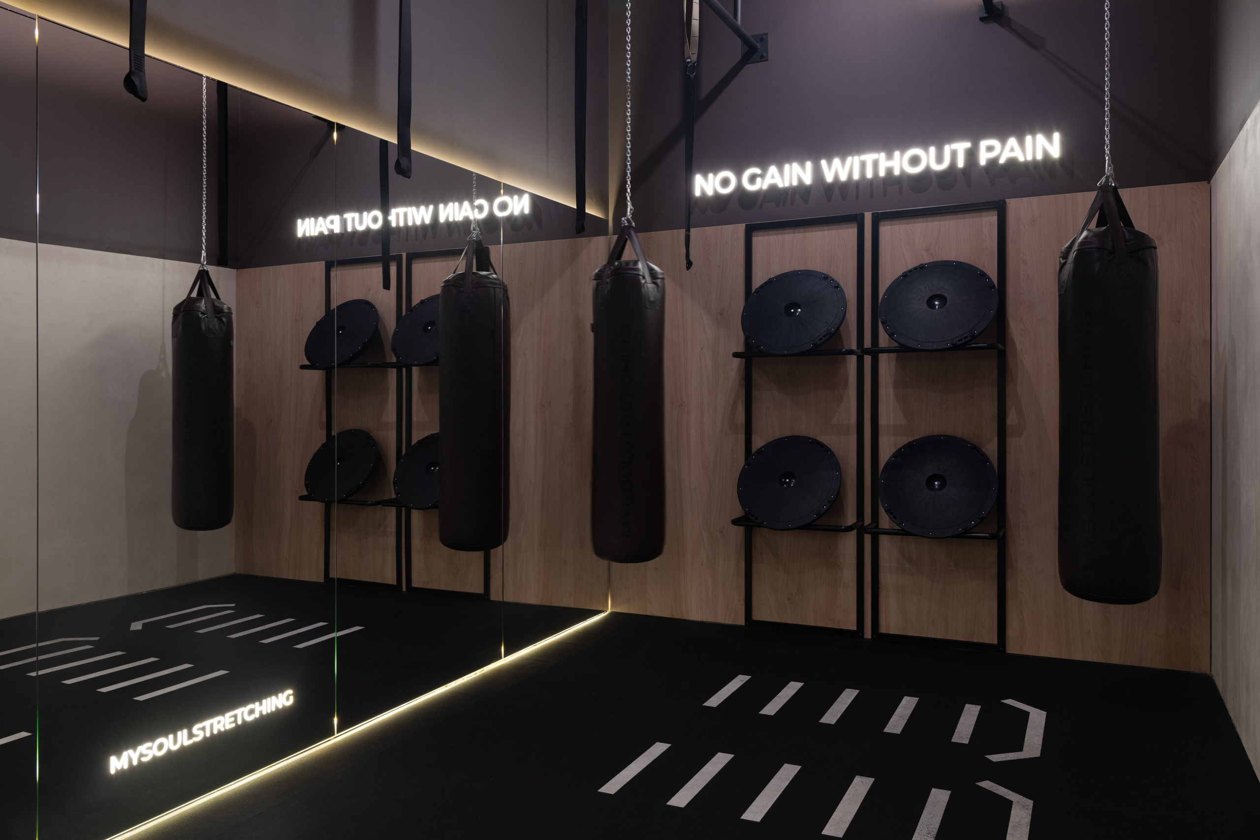 САЛОНЫ КРАСОТЫ 5+ ШТ. Роман Свободный — интерьерная и архитектурная съёмка, Москва и МО