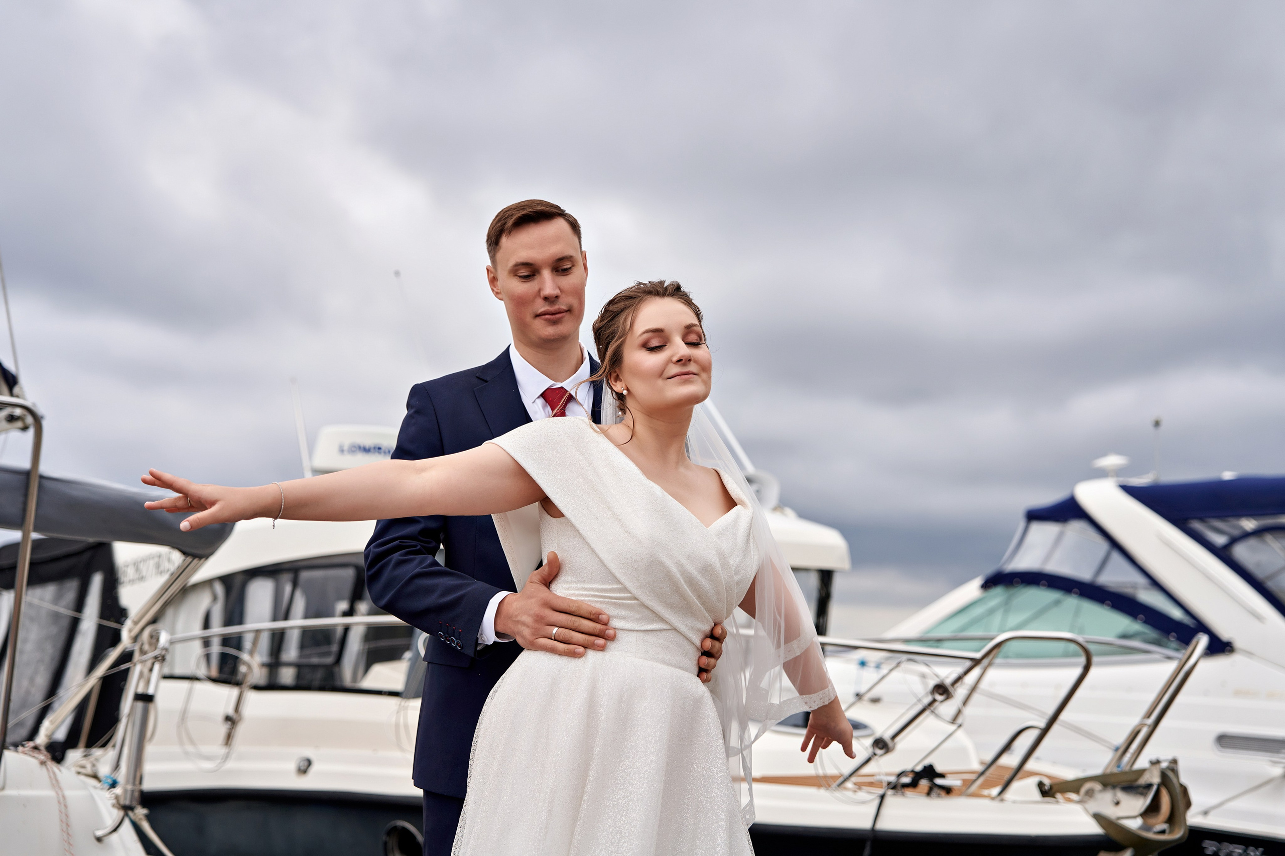 Нежная свадьба Антона и Софьи в яхт-клубе «Портофино». Фотограф Меняйло Евгений. Свадьба. Портрет. Репортаж. Семья. Контент