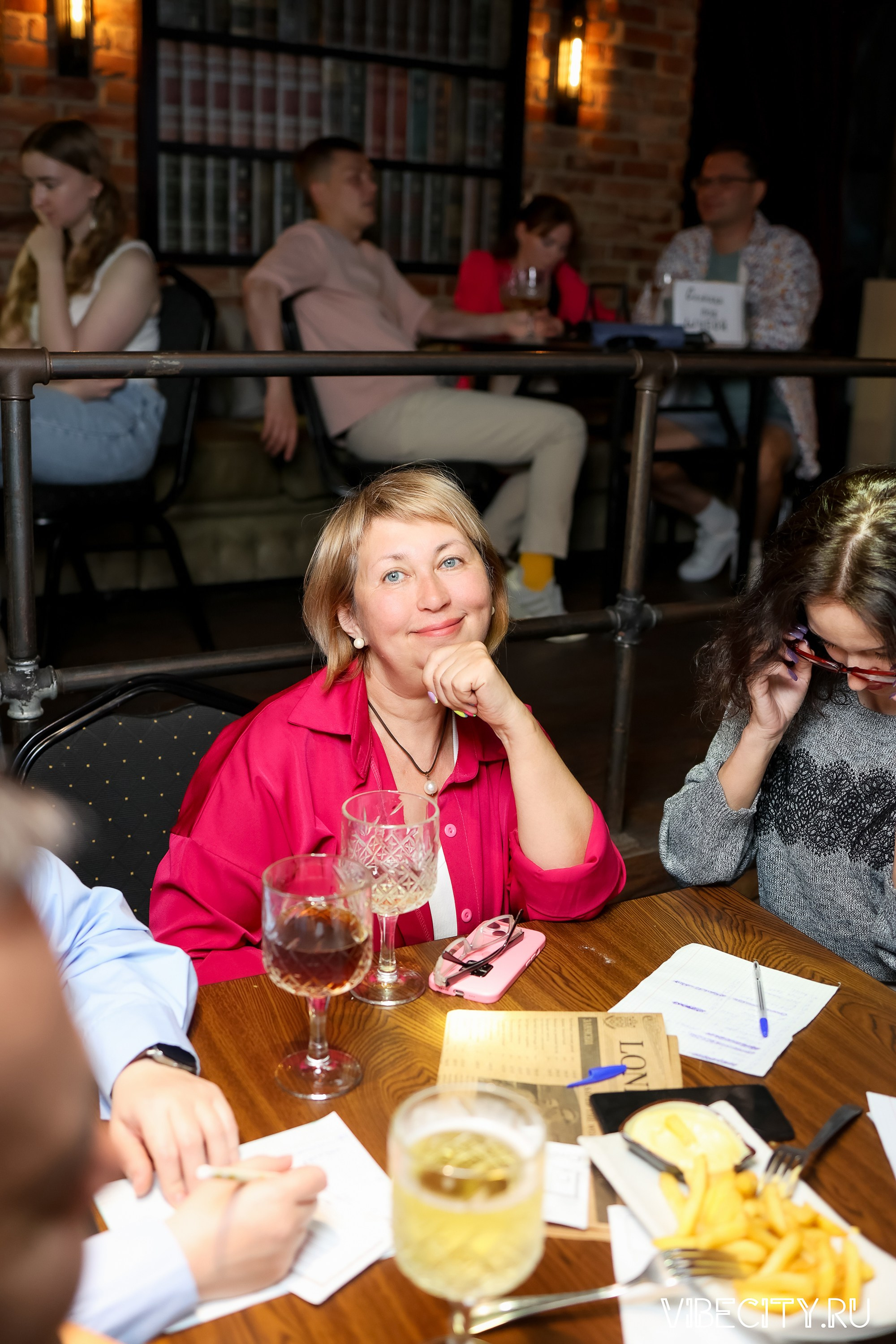 КВИЗ WHOIS. VIBECITY.RU Вайб Сити Ру Фоторепортажи Фотоотчеты Калининград