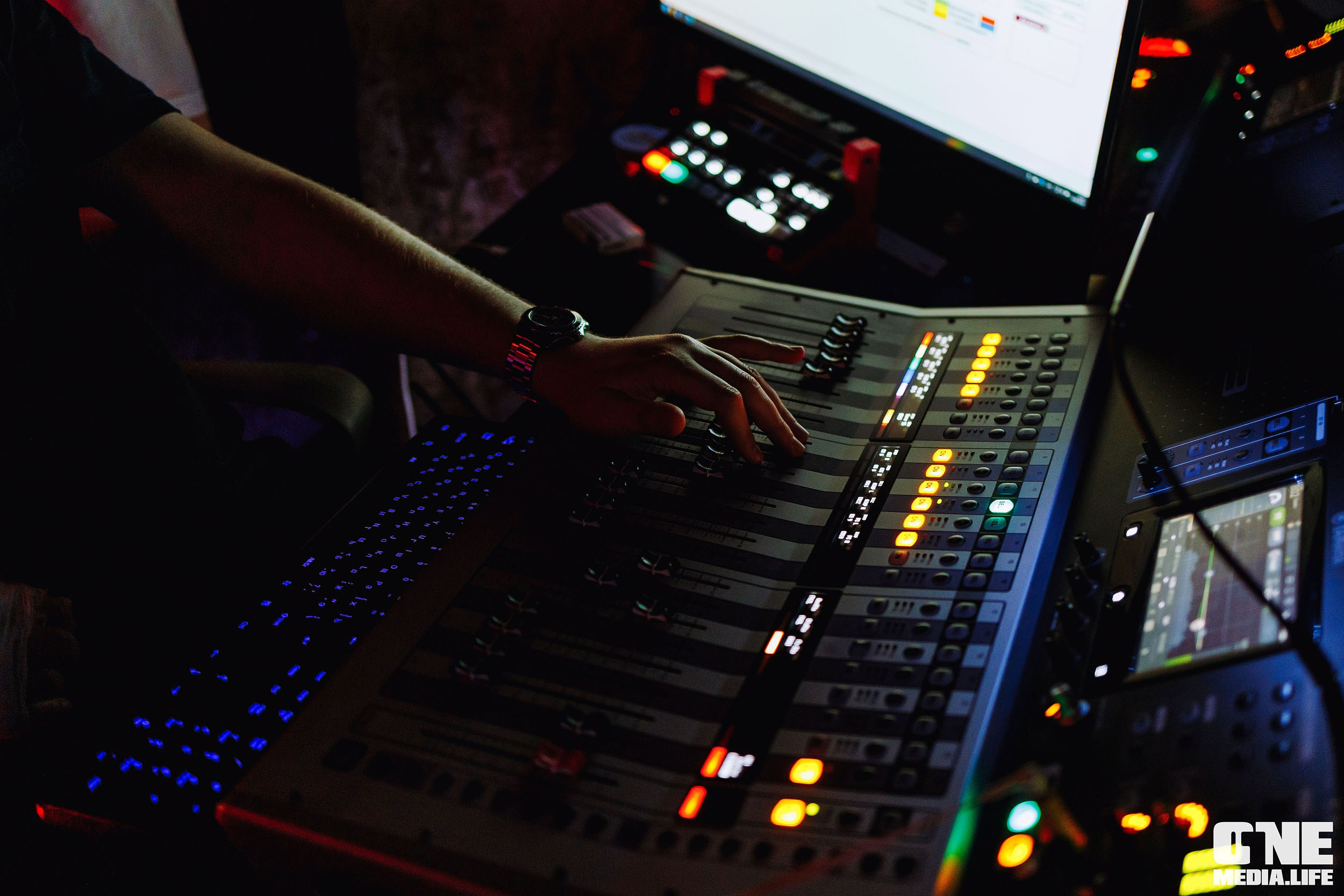 Фоторепортаж из караоке-клуба Эйфория. One Media Life: фоторепортажи, фотоотчеты с мероприятий и заведений