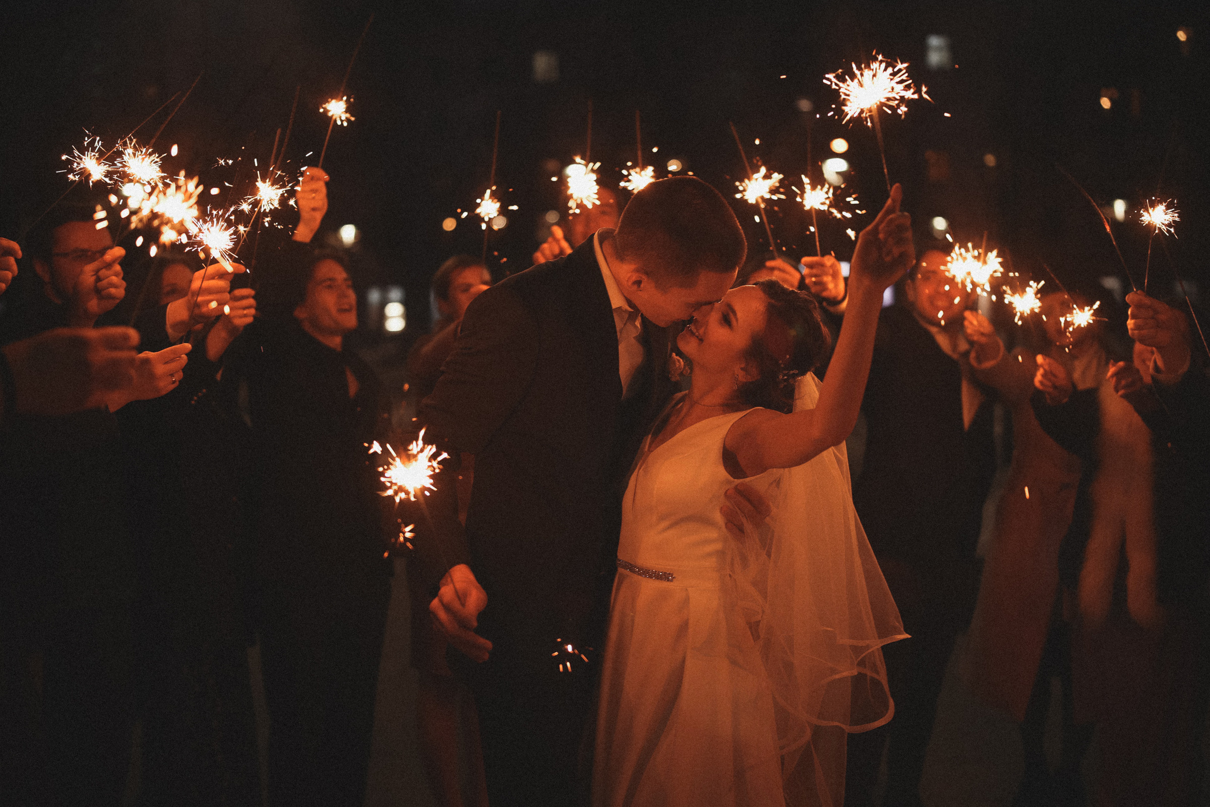 Первый кусь. Свадебный фотограф в Ярославле Илья Жуков