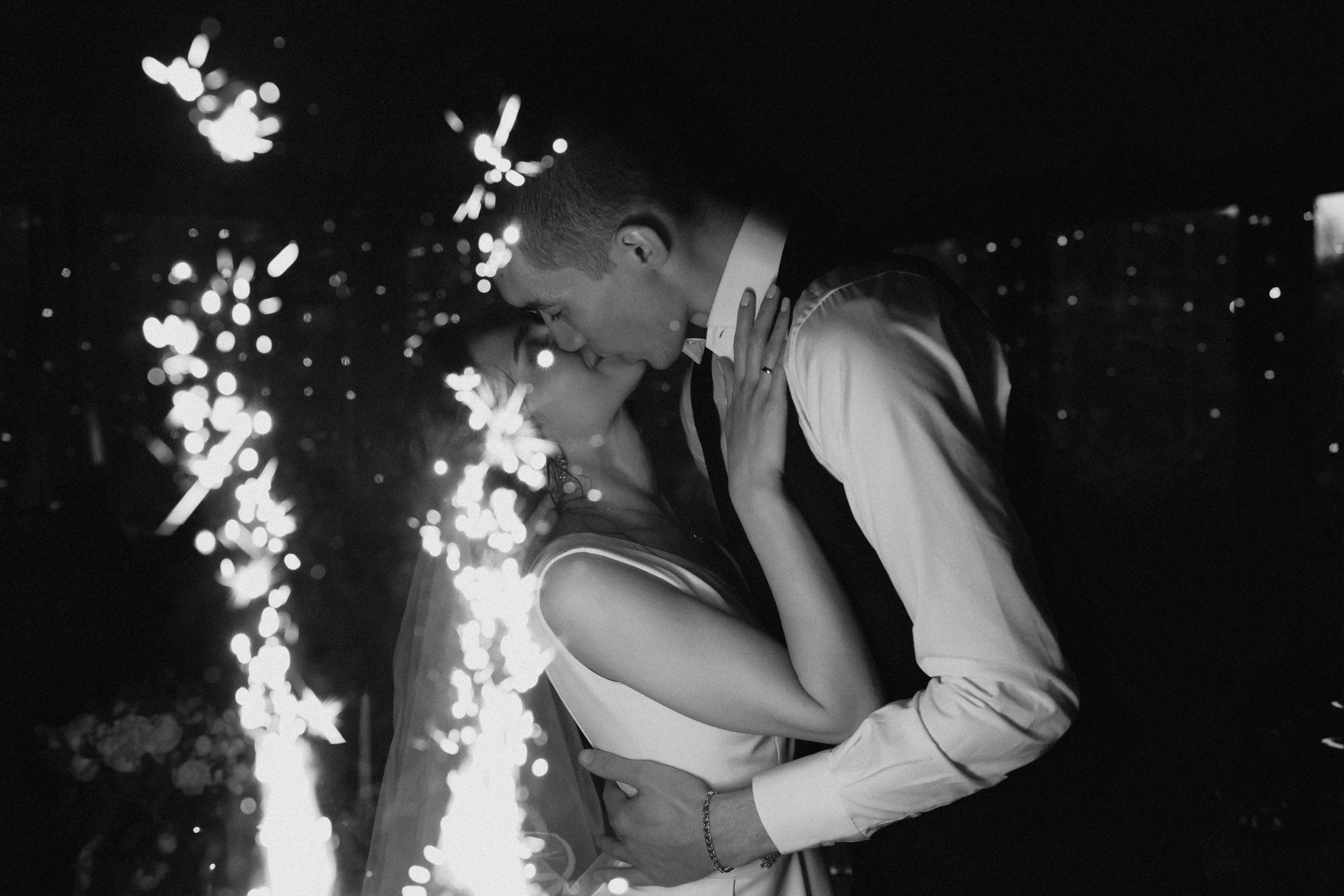 Первый кусь. Свадебный фотограф в Ярославле Илья Жуков