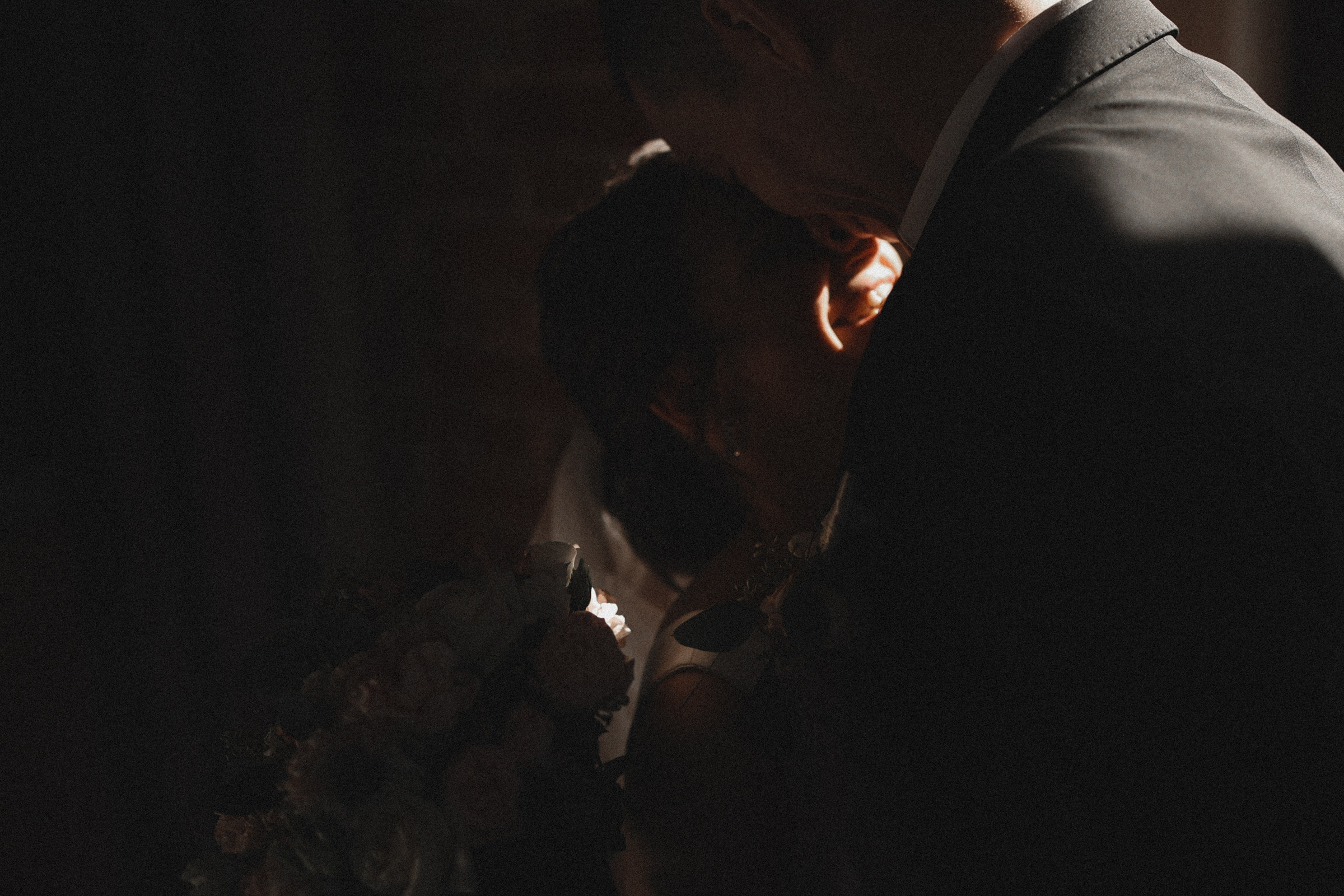 Первый кусь. Свадебный фотограф в Ярославле Илья Жуков