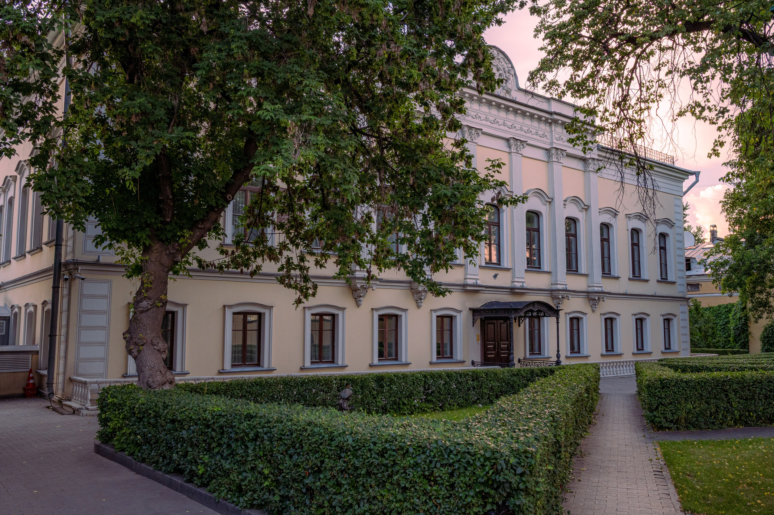 От купцов-старообрядцев к святой Матроне Московской. П&П — Полезное с Приятным. Фотоэкскурсии — Москва на память. Экскурсовод и фотограф в Москве. Увези столицу в своём альбоме!