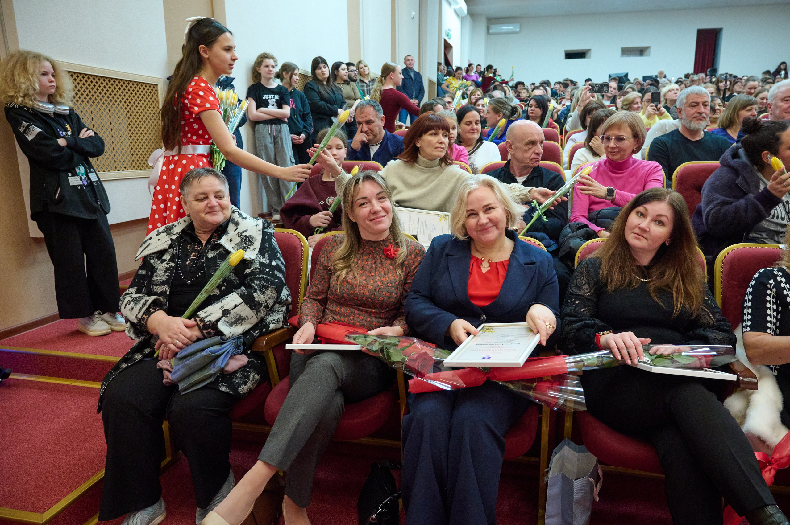 8 марта ДК Кабардинка. Жизнь курорта Кабардинка в фотографиях