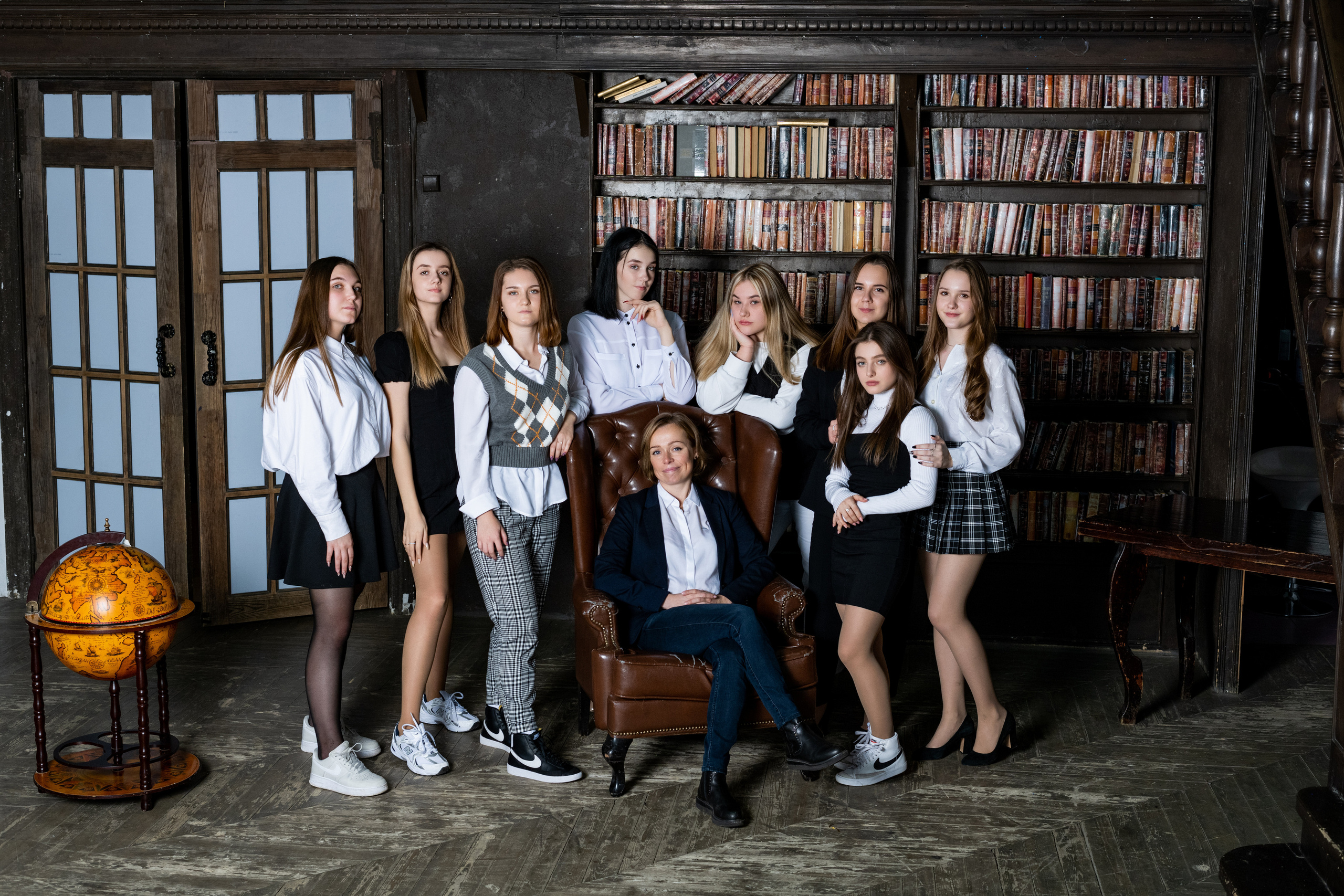 Школа 1637 Москва 11 класс. Выпускные альбомы в Подольске Москве и МО