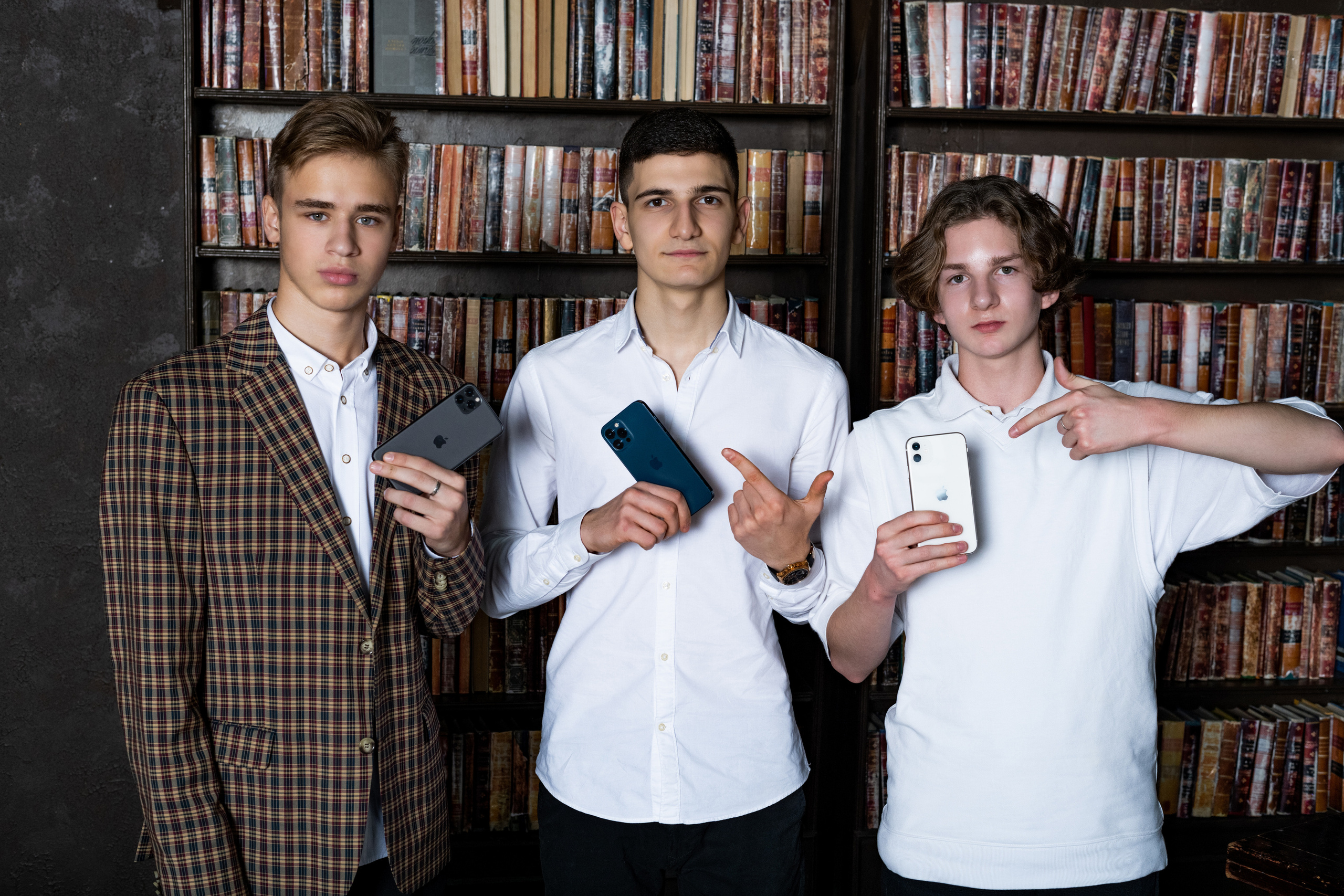 Школа 1637 Москва 11 класс. Выпускные альбомы в Подольске Москве и МО