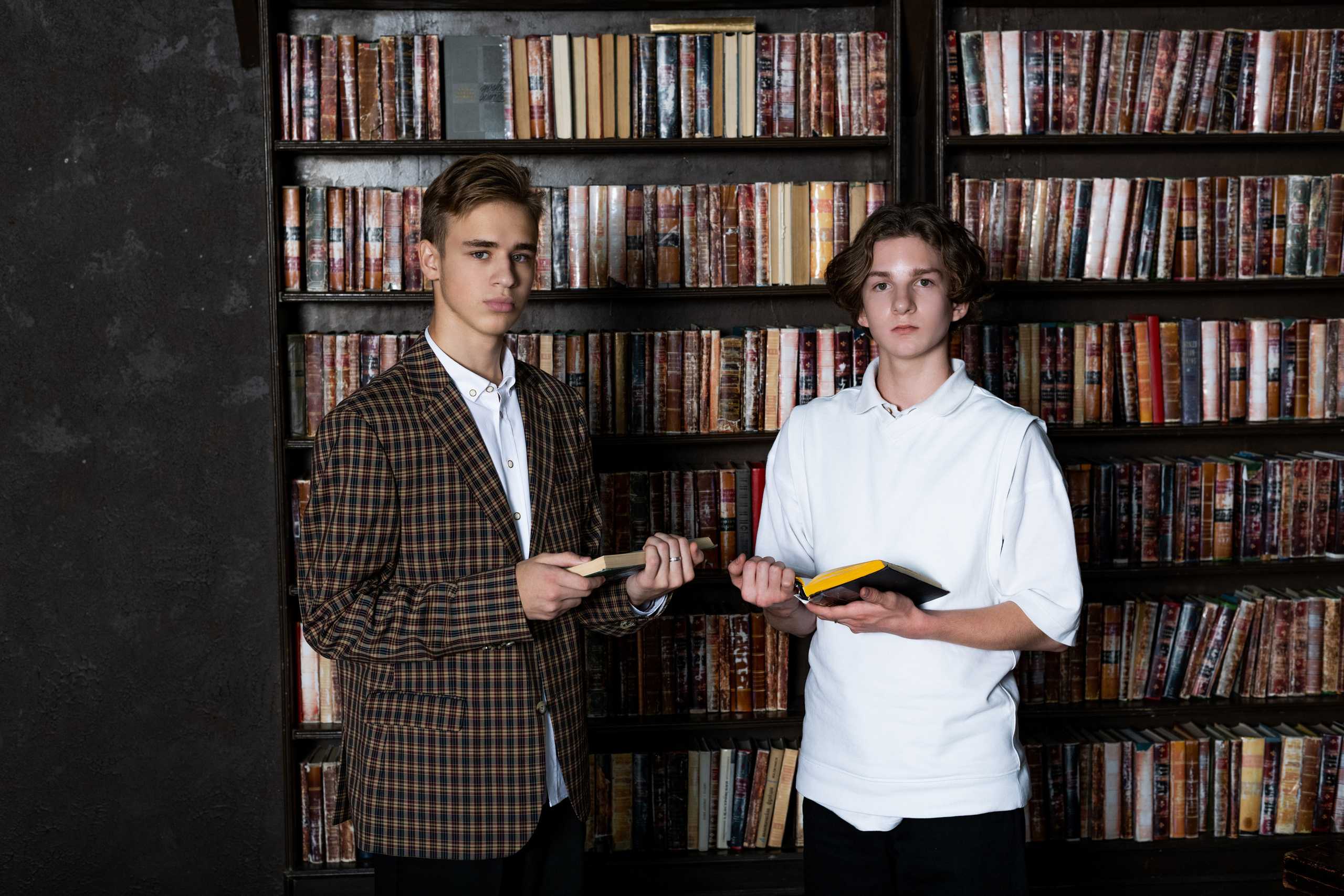 Школа 1637 Москва 11 класс. Выпускные альбомы в Подольске Москве и МО