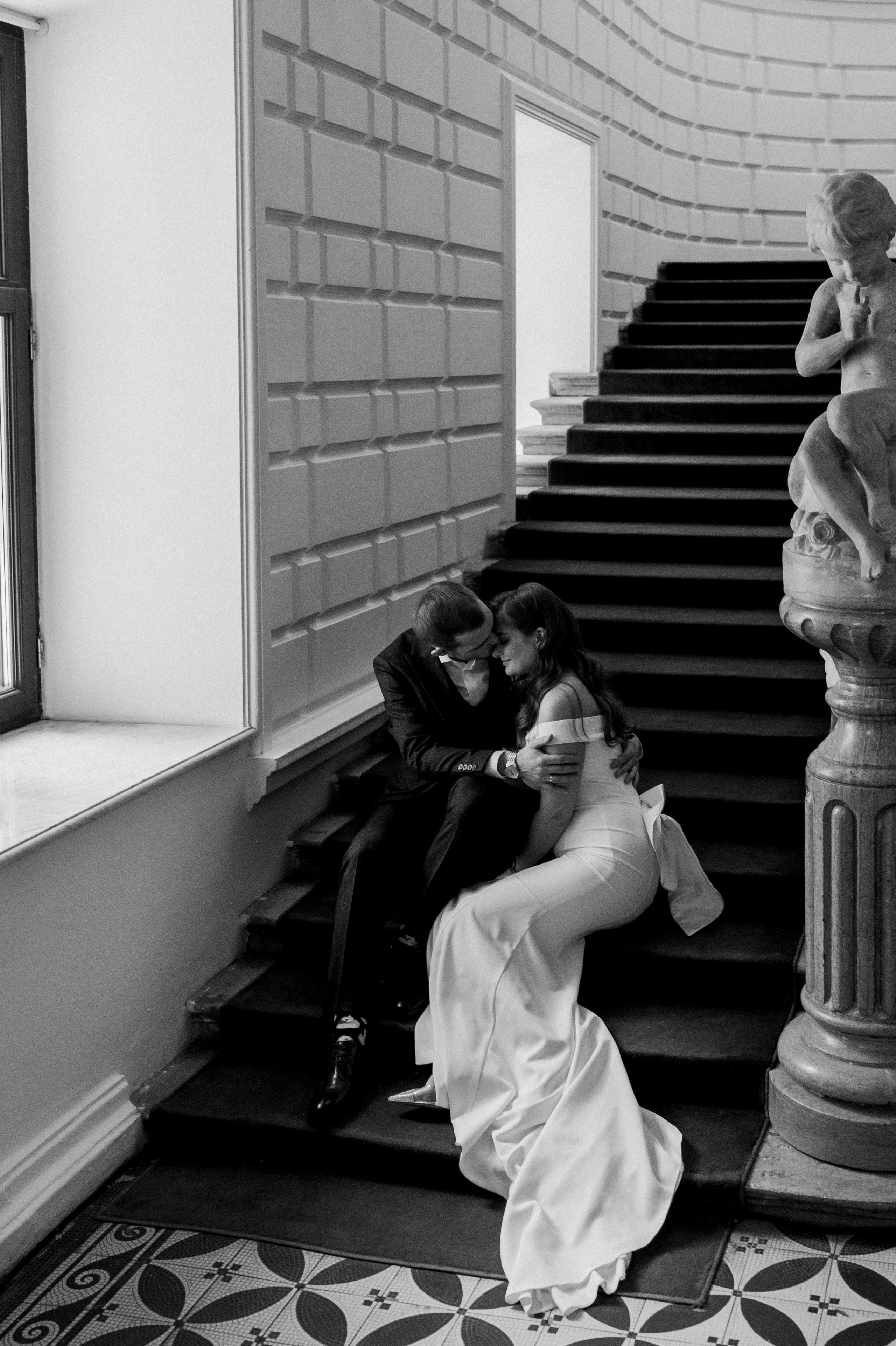 Черно-белый портрет молодоженов