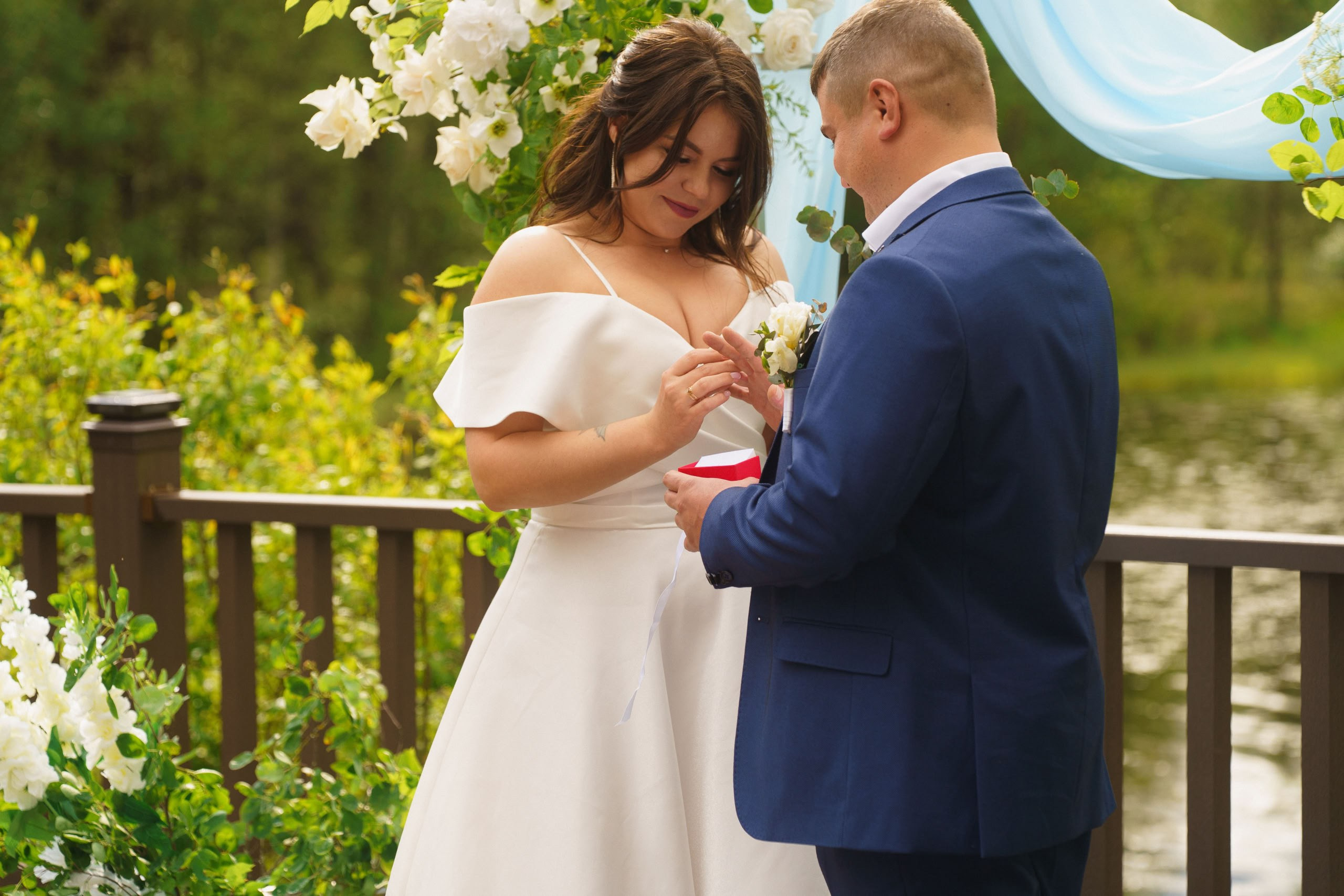 Мария и Михаил — прогулка у озера и церемония. Свадебный фотограф Дмитрий Родионов — Санкт-Петербург и Ленинградская область