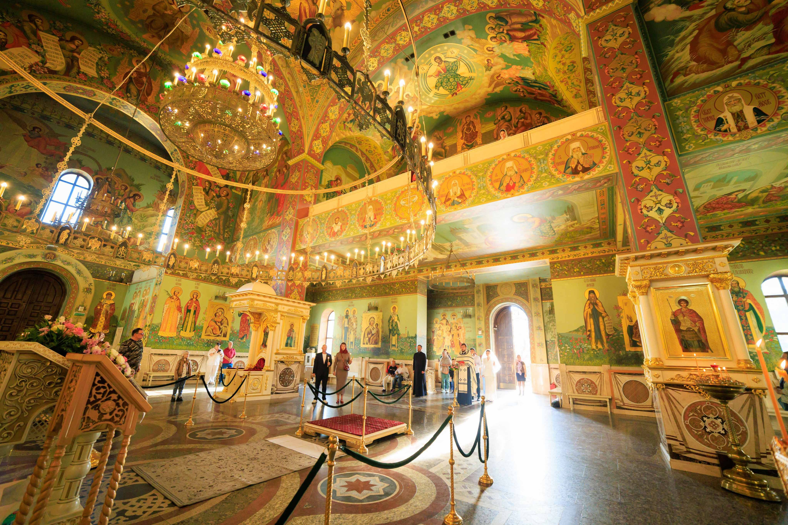 Фотограф на таинство венчания - профессиональная съемка в храме Пятигорска