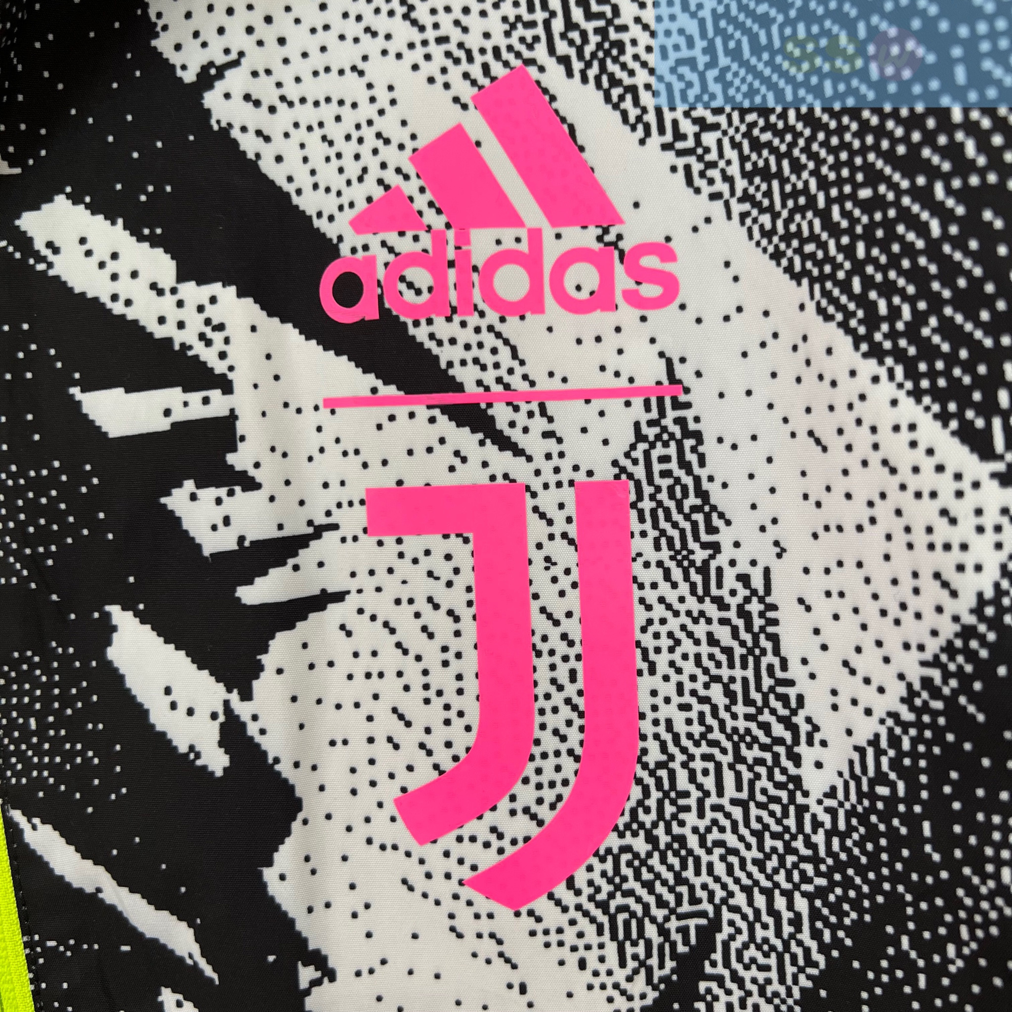 Ветровка Ювентус купить по цене 4900 рублей. Футбольный магазин — ssw_magazin