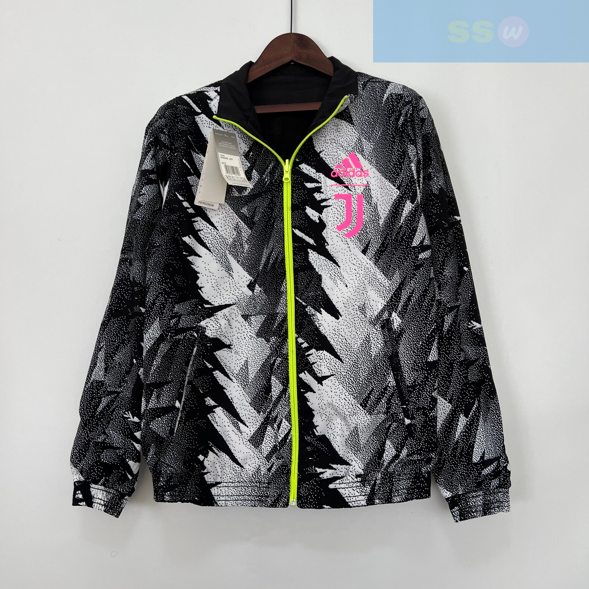 Ветровка Ювентус купить по цене 4900 рублей. Футбольный магазин — ssw_magazin