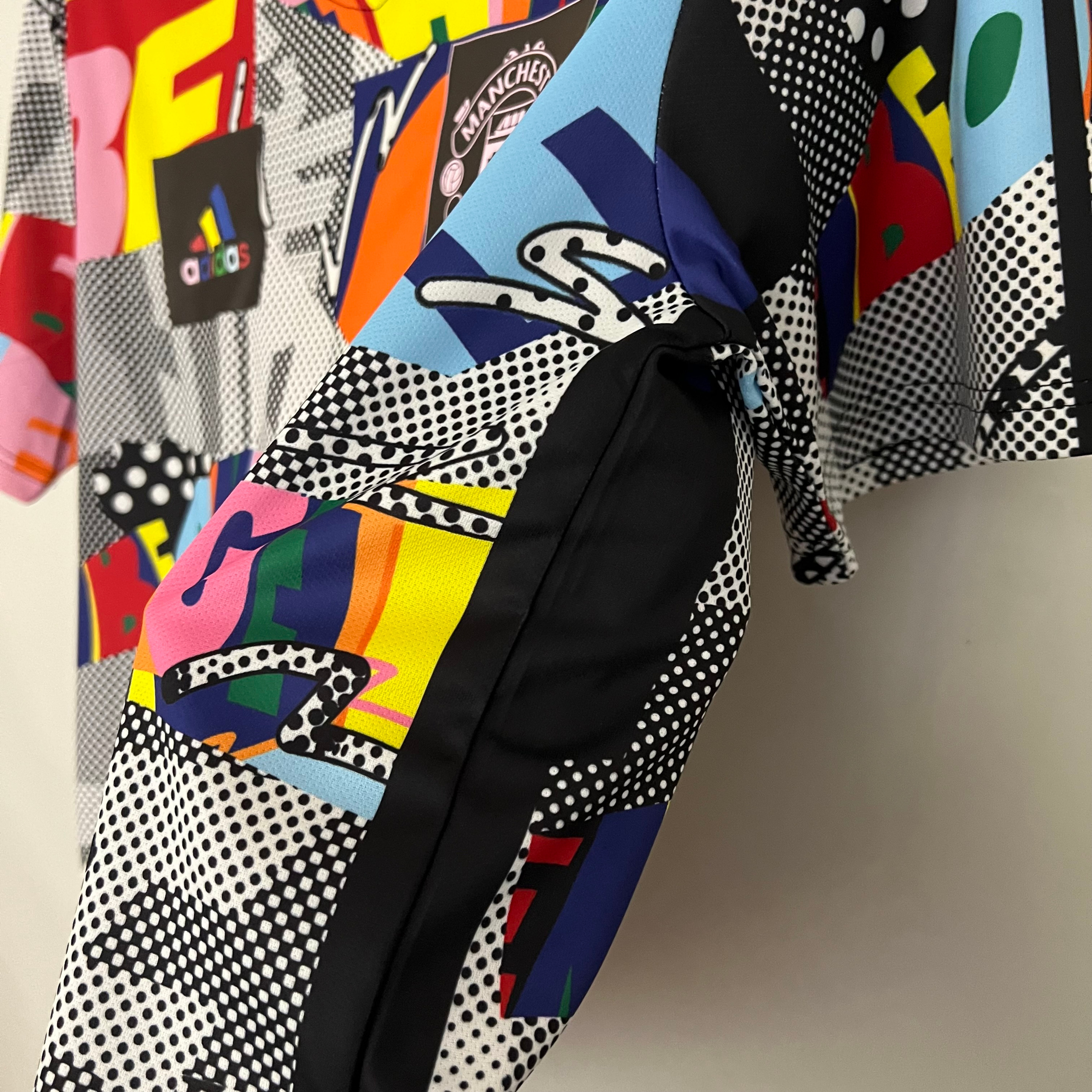 Купить джерси Manchester United 23/24 по цене 2500 рублей. Футбольный магазин — ssw_magazin