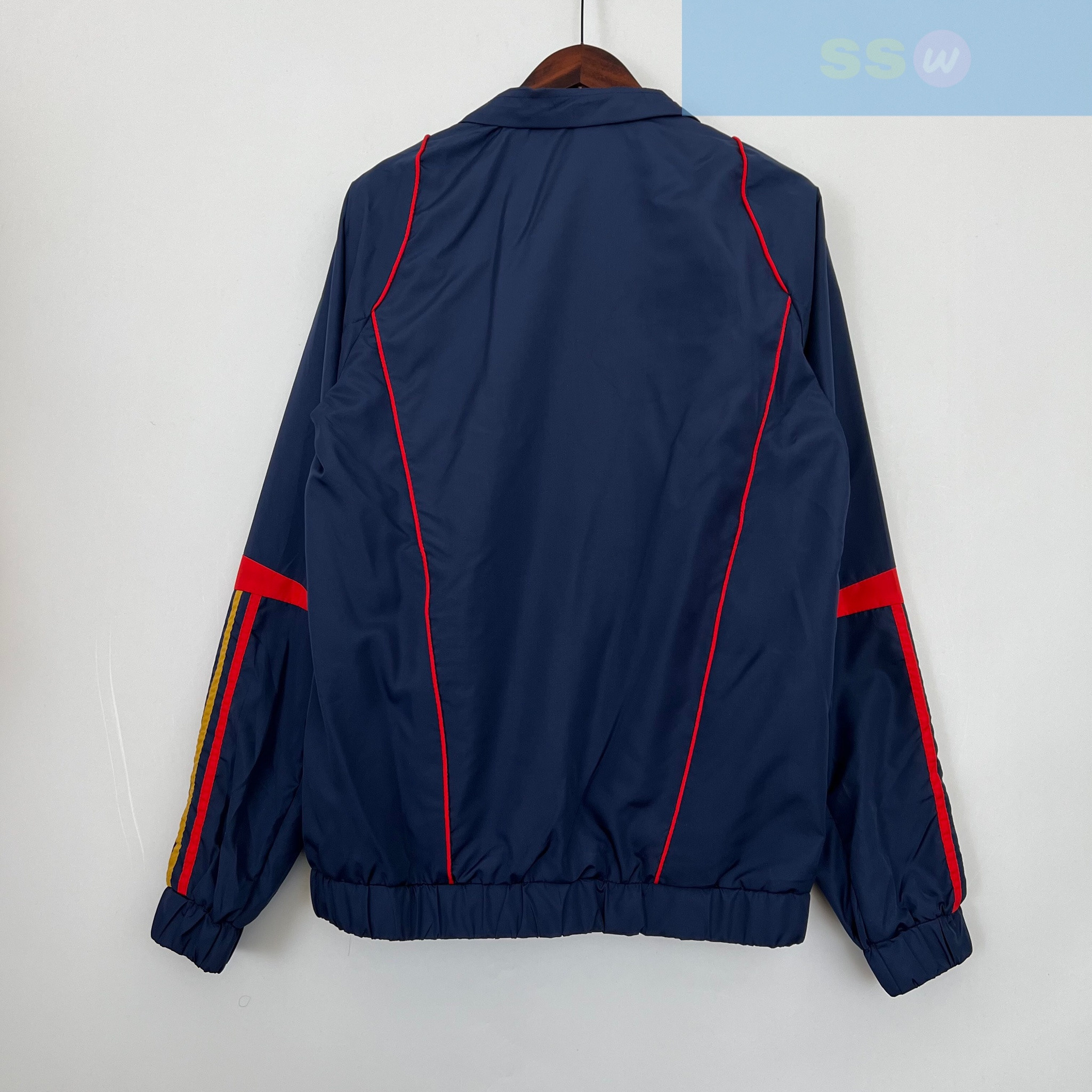 Ветровка Арсенал купить по цене 4900 рублей. Футбольный магазин — ssw_magazin