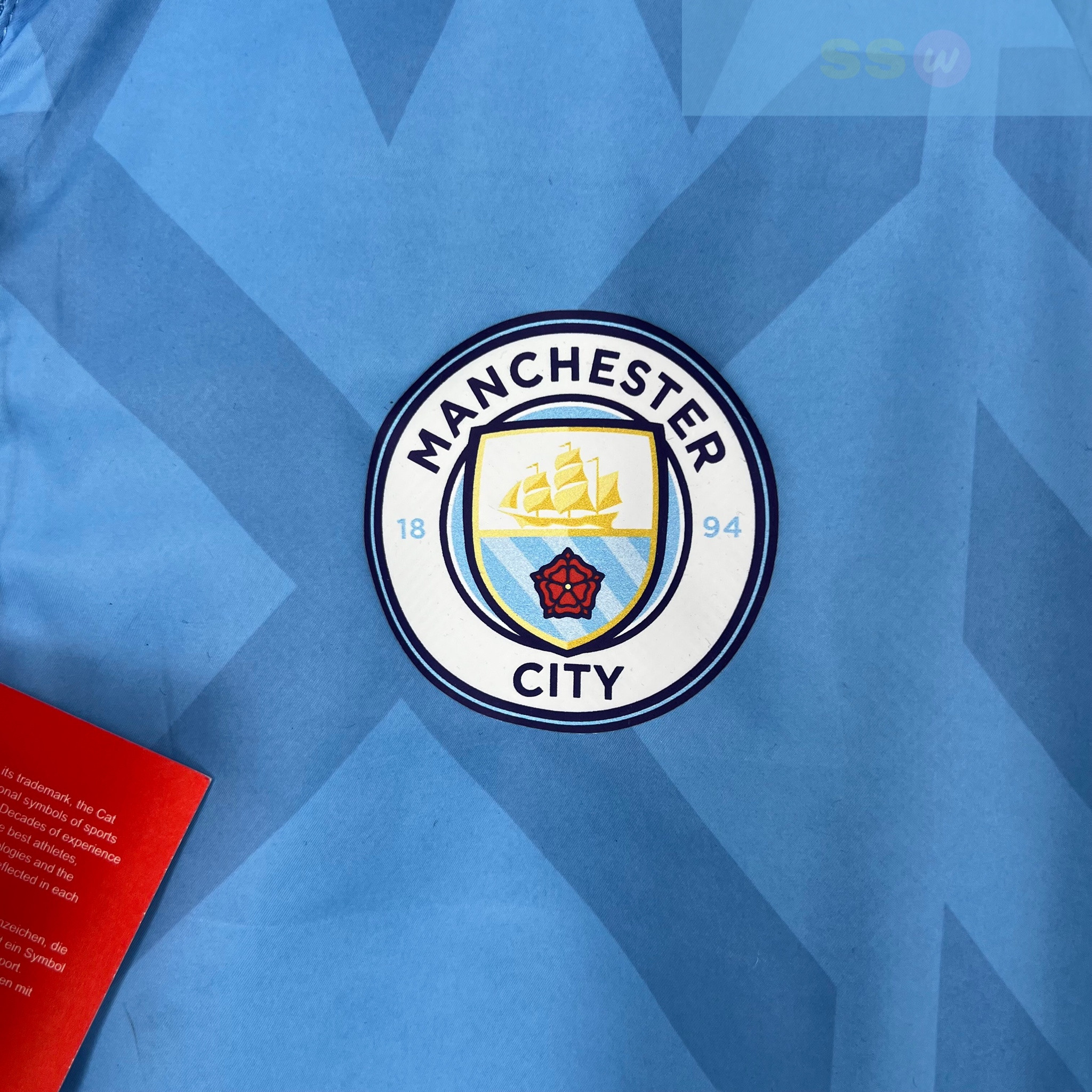 Ветровка Manchester City купить по цене 4900 рублей. Футбольный магазин — ssw_magazin
