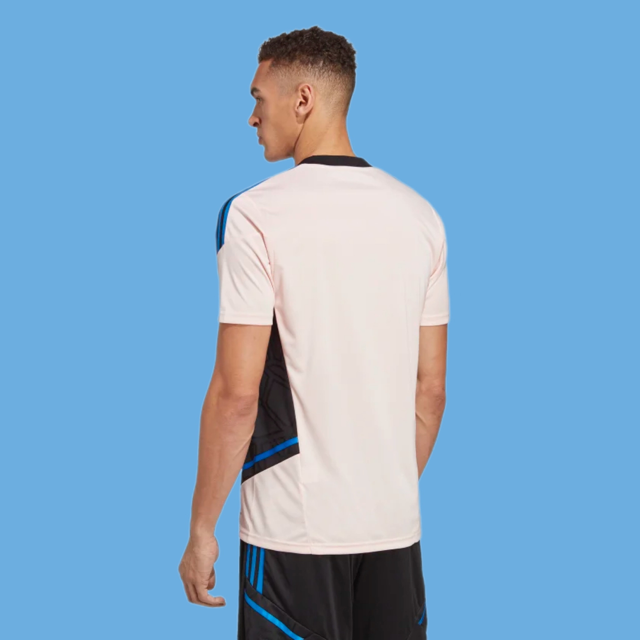 Купить тренировочную футболку «Манчестер Юнайтед». Футбольный магазин — ssw_magazin